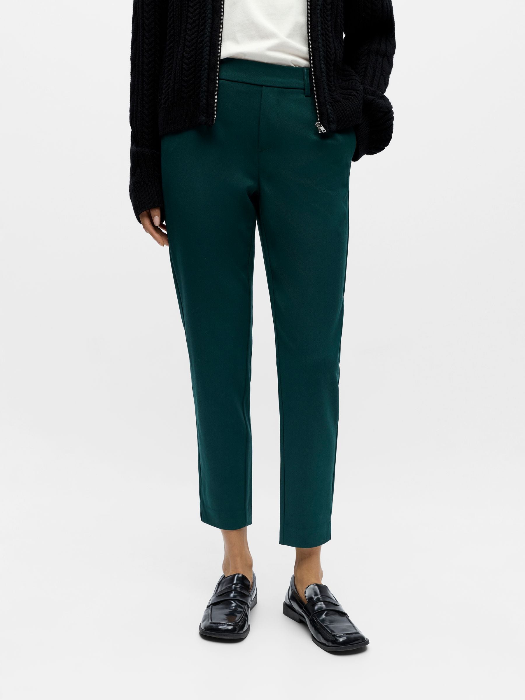 object-objlisa-hose-cropped-schmal-stretch image 2