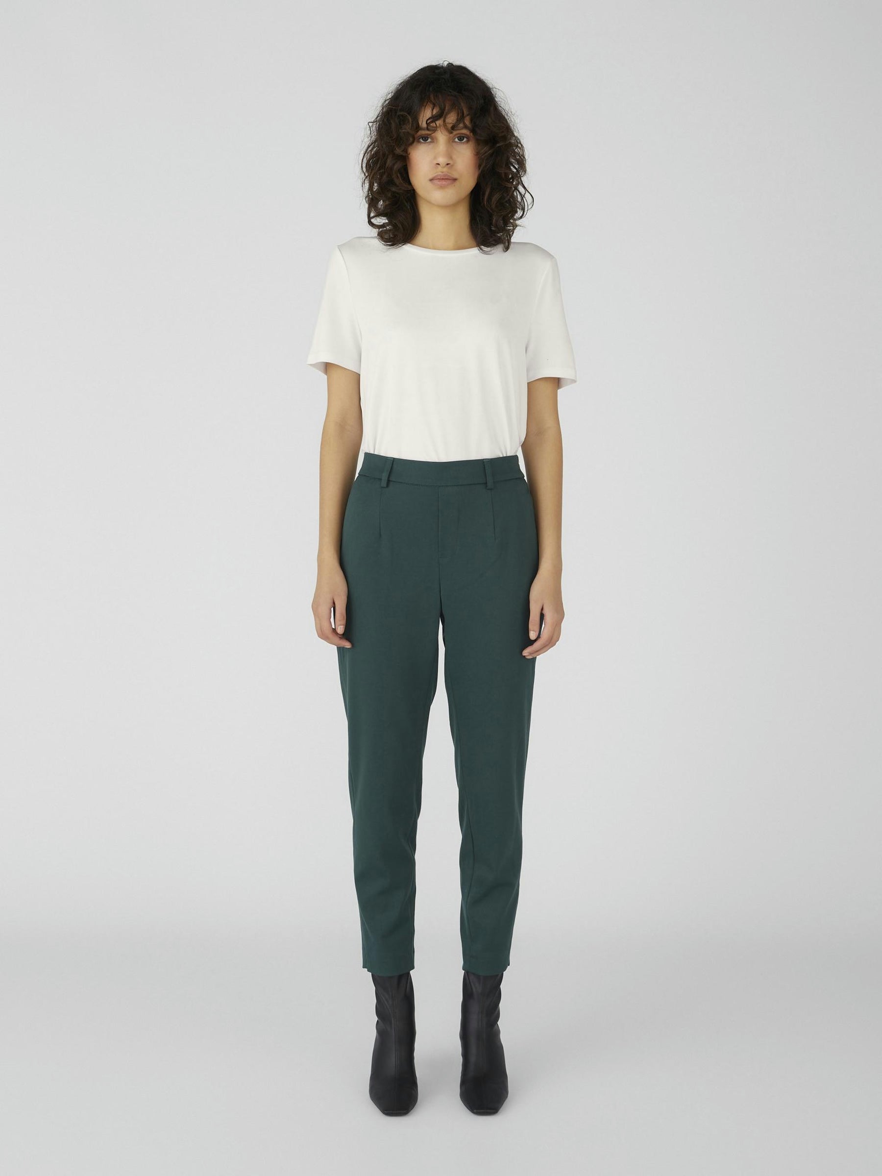 object-objlisa-slim-stoffhose-cropped-mit-bundfalten-3 image 3
