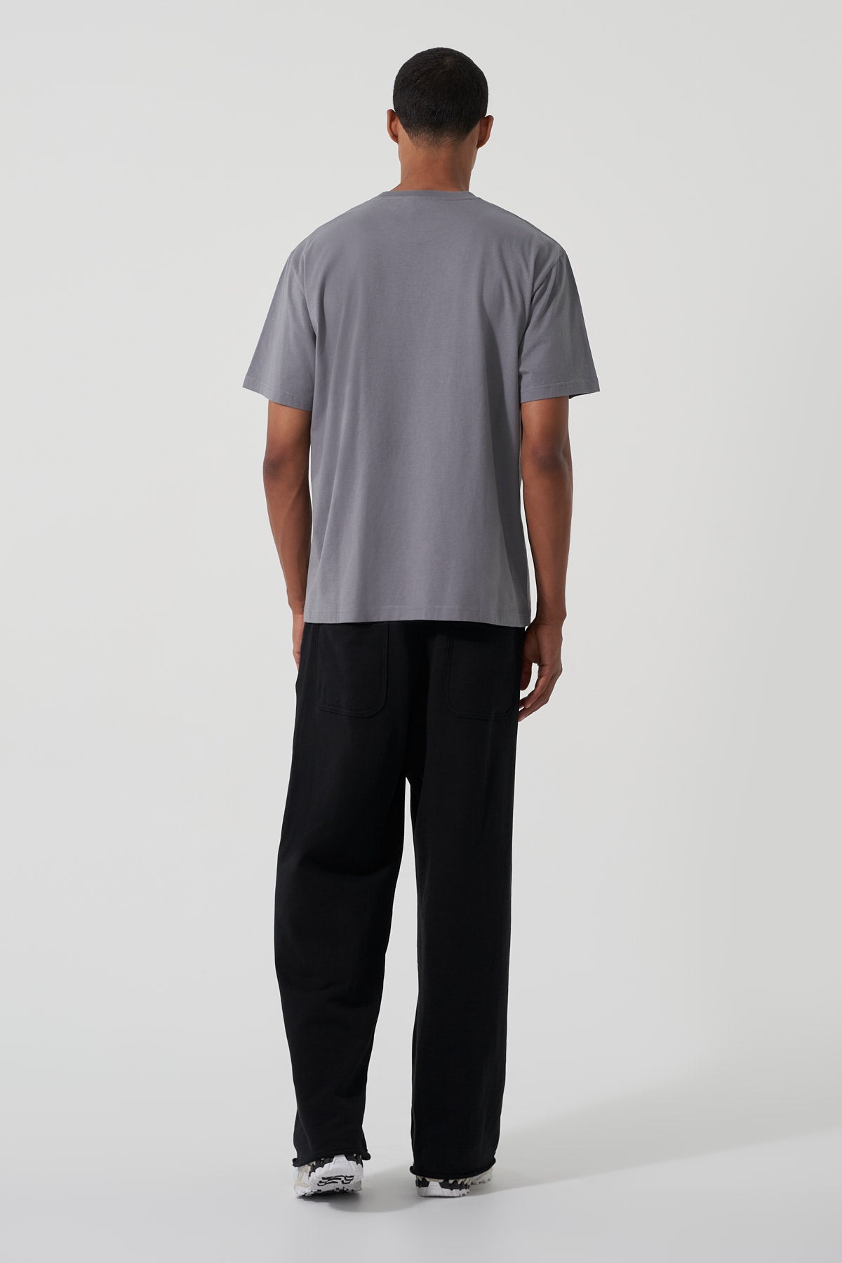 oh-april-boyfriend-t-shirt-dark-grey-shirt-oversized image 5