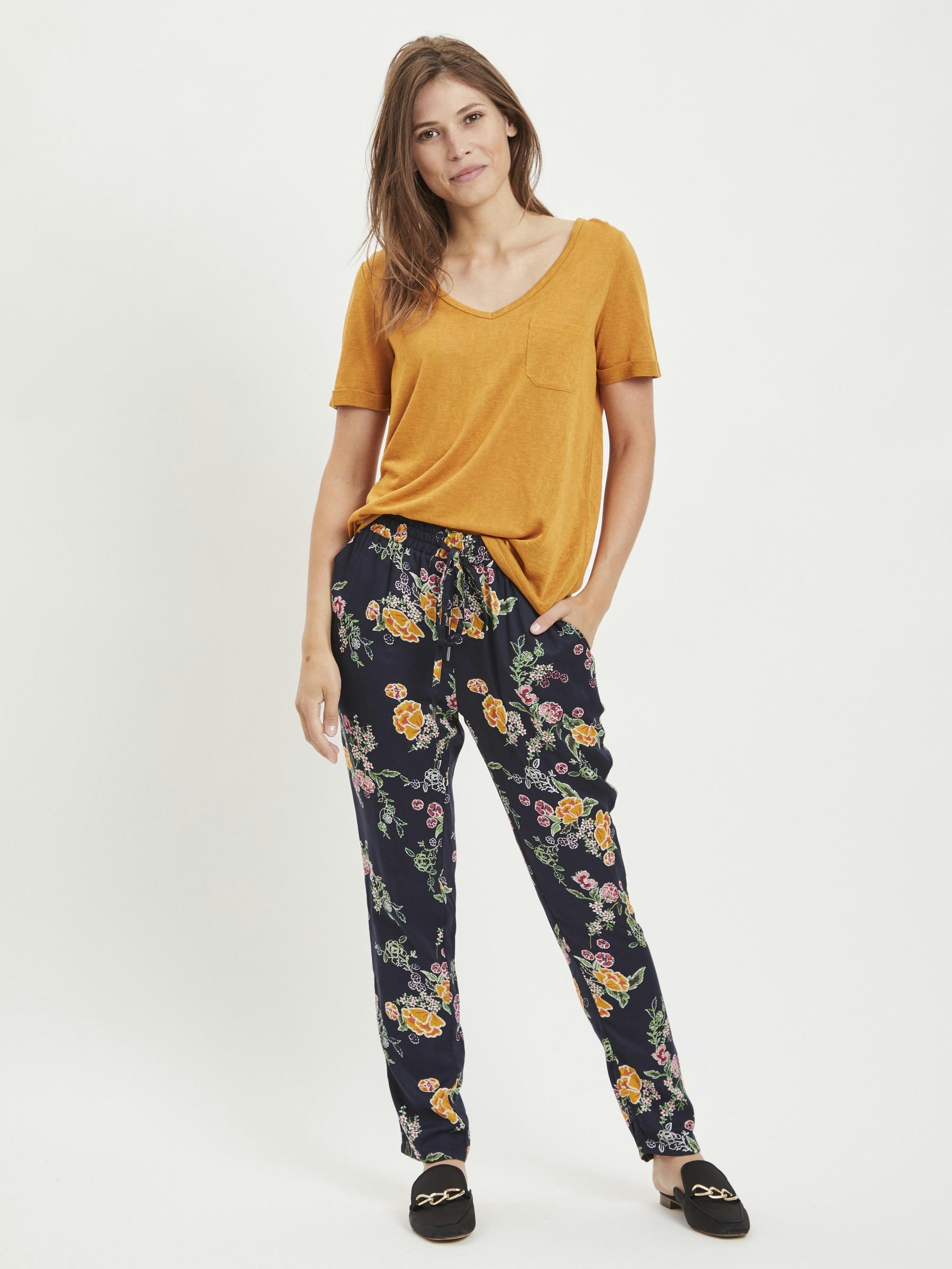 object-objtessi-t-shirt-damen-v-hals-basic image 5