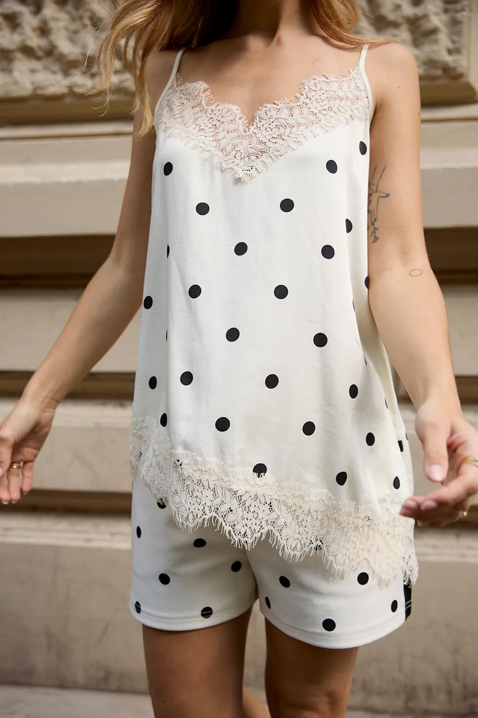 oh-april-tami-satin-top-bluse-off-white-polkadot image 1
