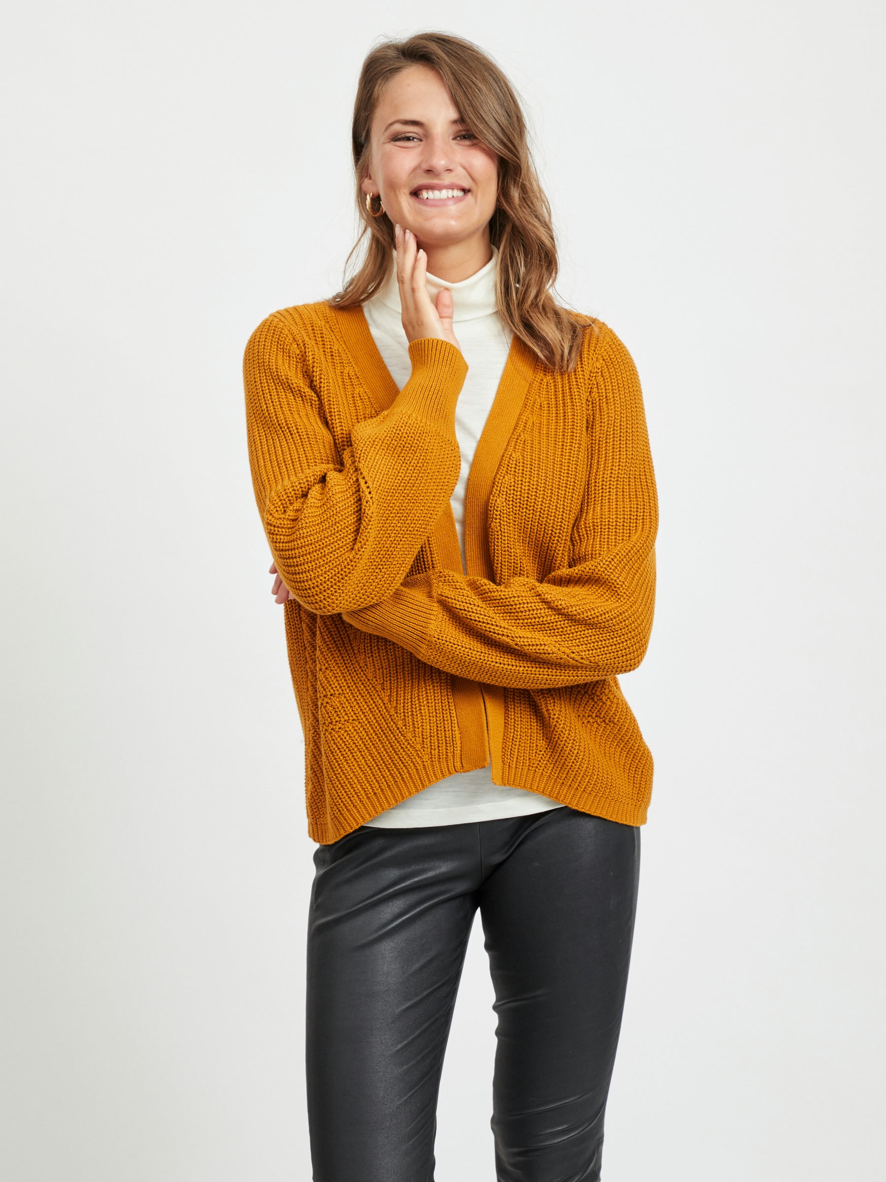 object-jumpers-kurzer-strickcardigan-grobstrick image 3