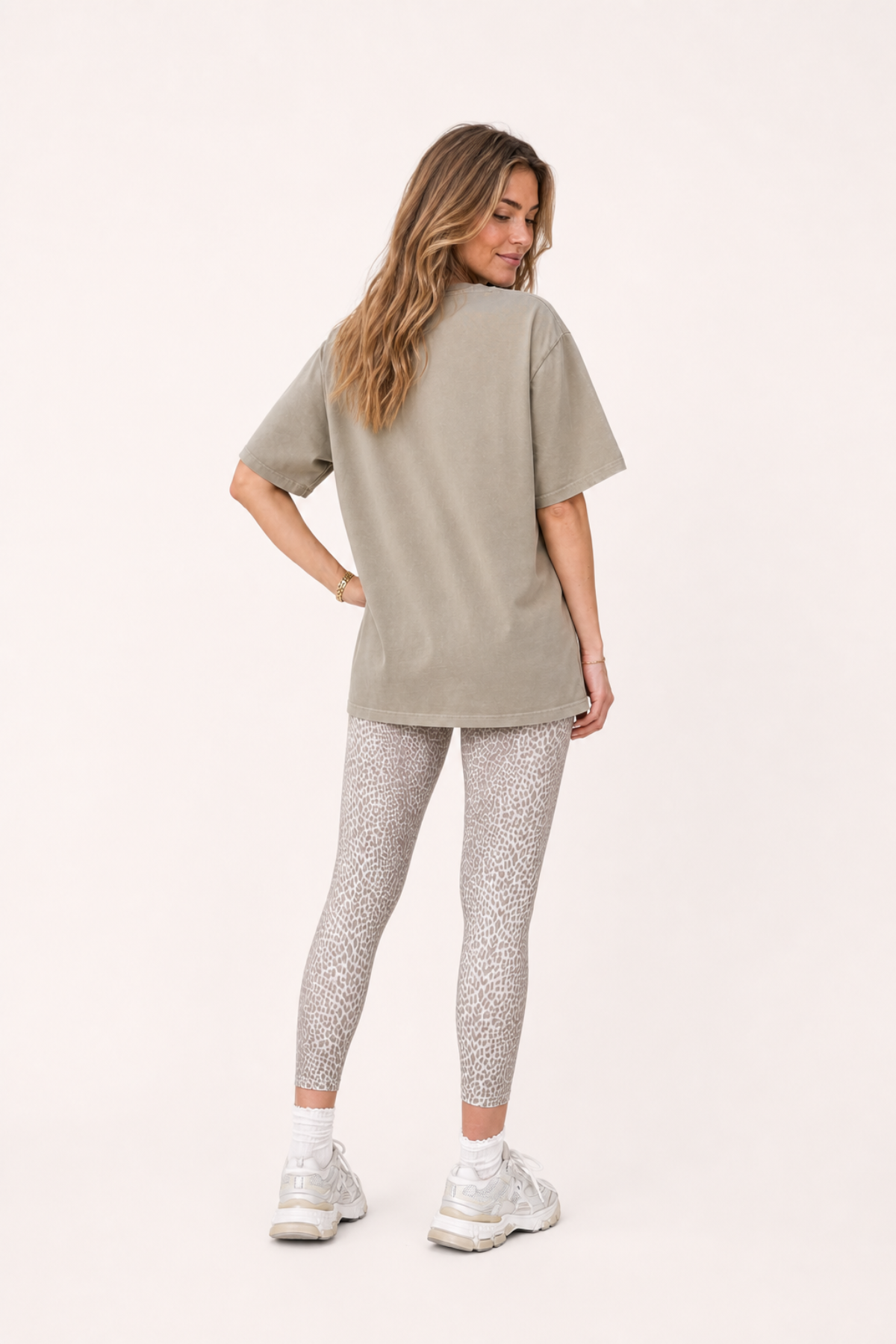 oh-april-bf-t-shirt-am-to-pm-taupe-acid-oversized image 7