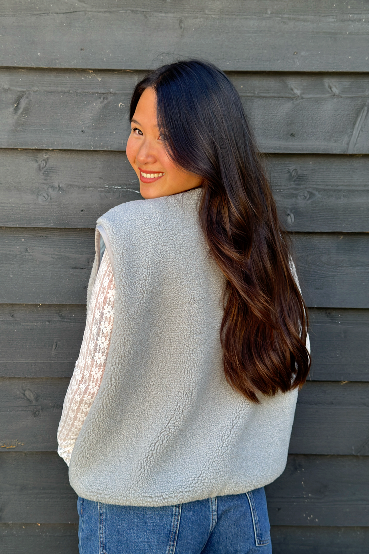 oh-april-magnolia-teddy-fleece-weste-grey-futter image 3