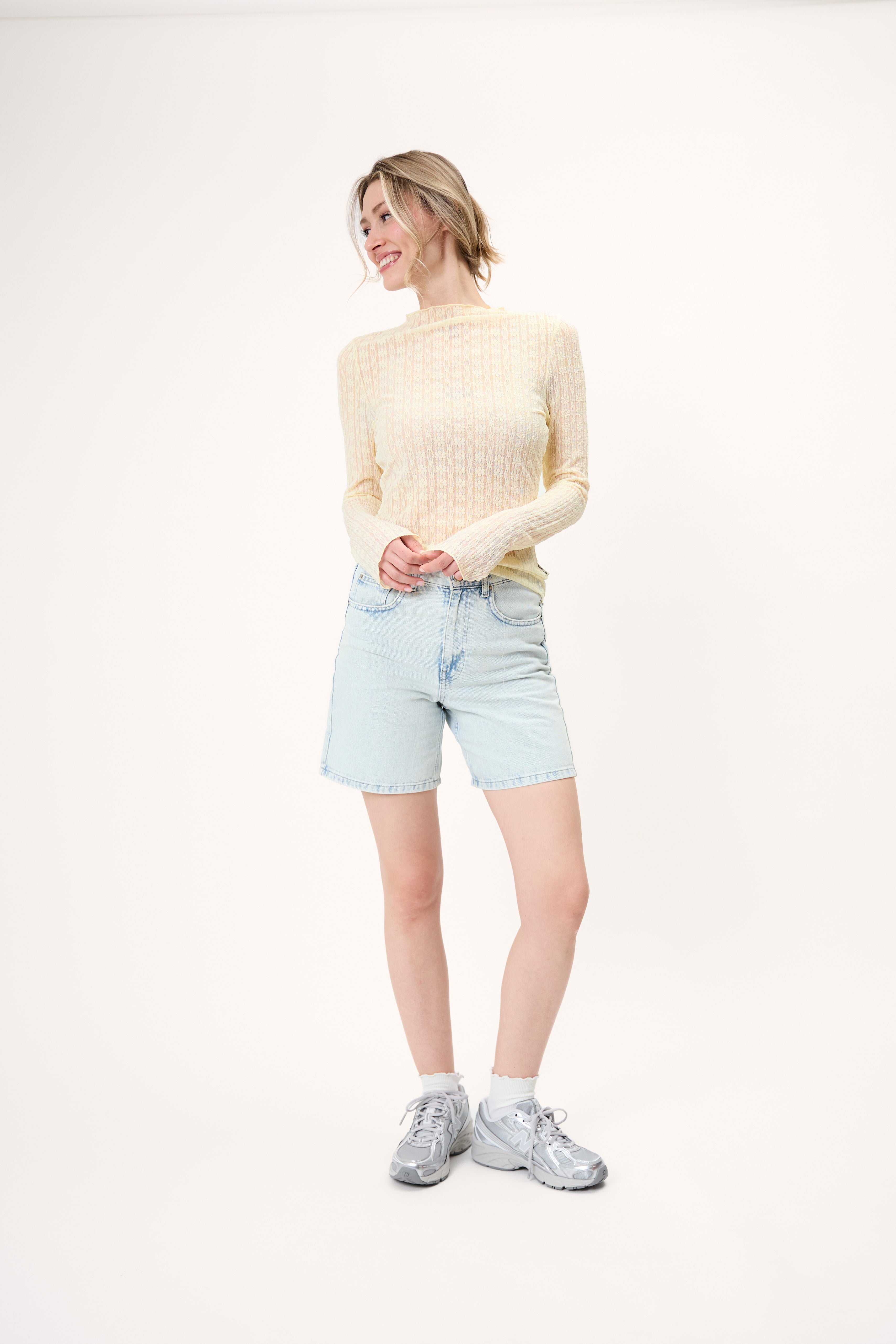 oh-april-zahara-lace-longsleeve-off-white-spitze image 3