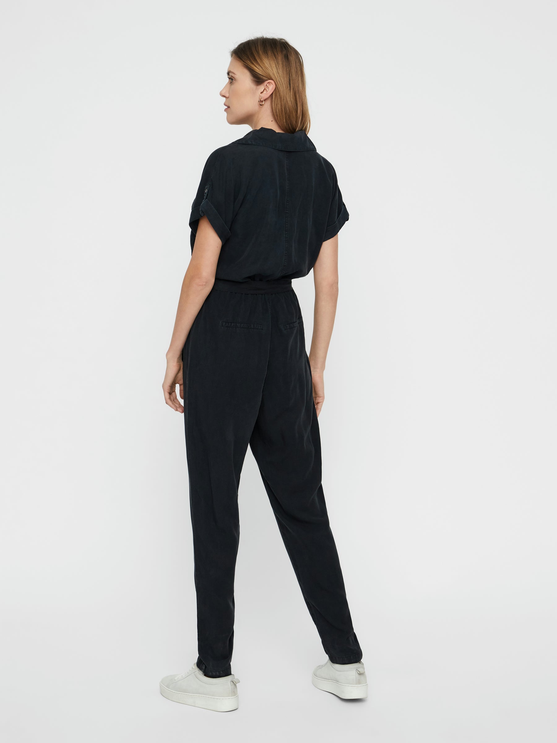 noisy-may-jumpsuit-kurzarm-schwarz-mit-g-rtel image 3
