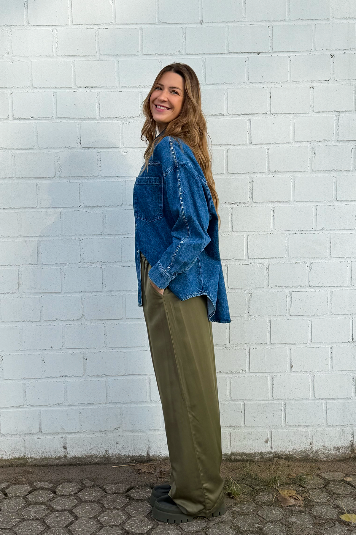 oh-april-verde-satin-pants-hose-olive-wide-leg image 2