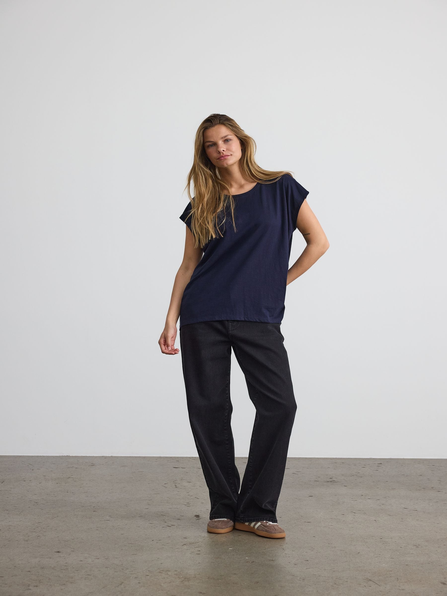 noisy-may-mathilde-t-shirt-damen-oversized-bio image 7