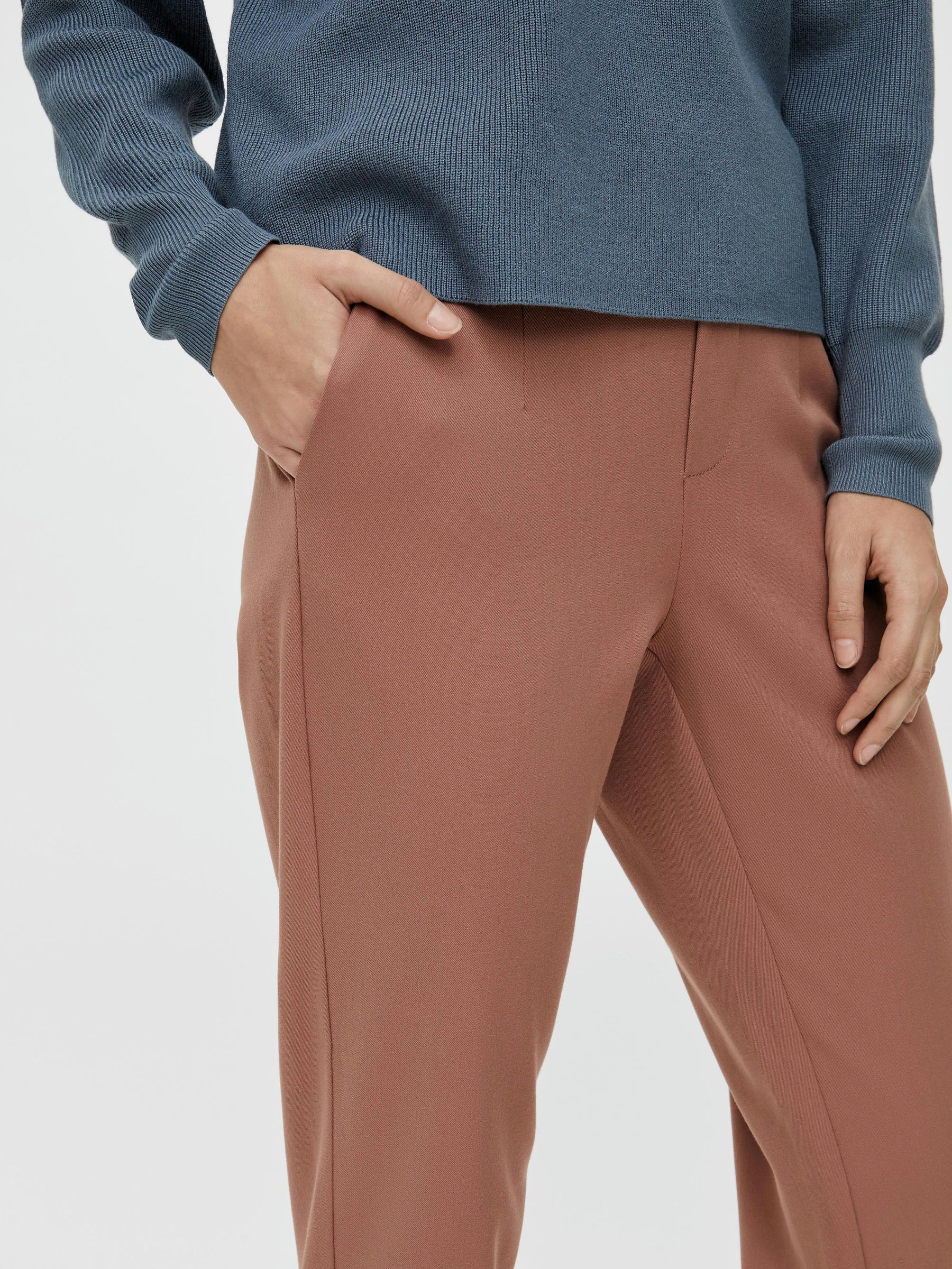 object-objlisa-hose-slim-fit-cropped-stretch image 5