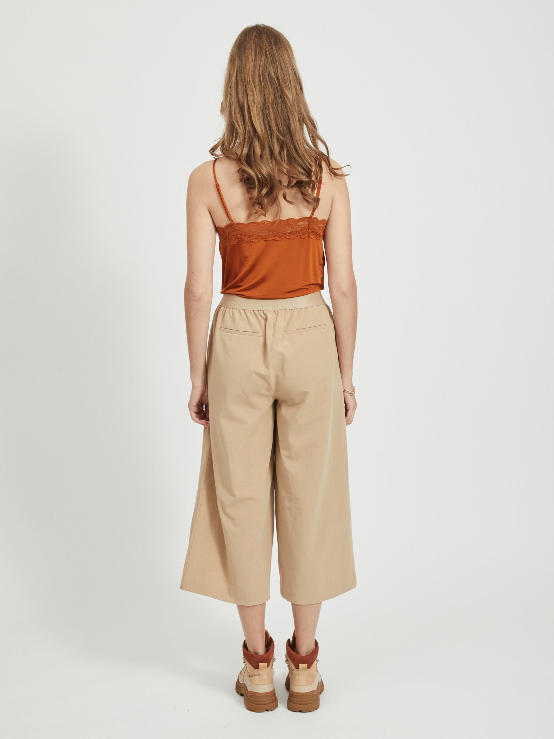 object-culotte-damen-hose-cropped-mit-weitem-schnitt image 4