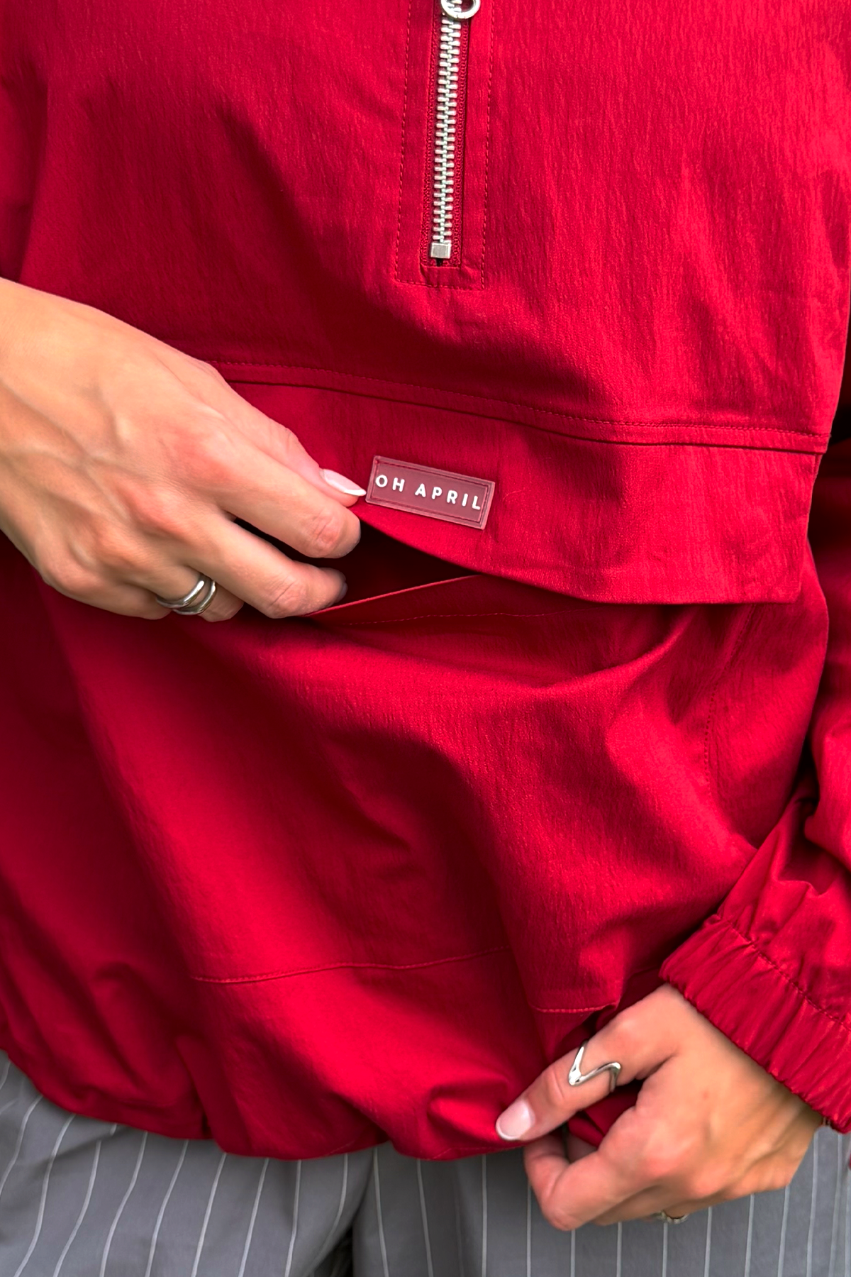 oh-april-windbreaker-jacke-cherry-red-mit-kordelzug image 5