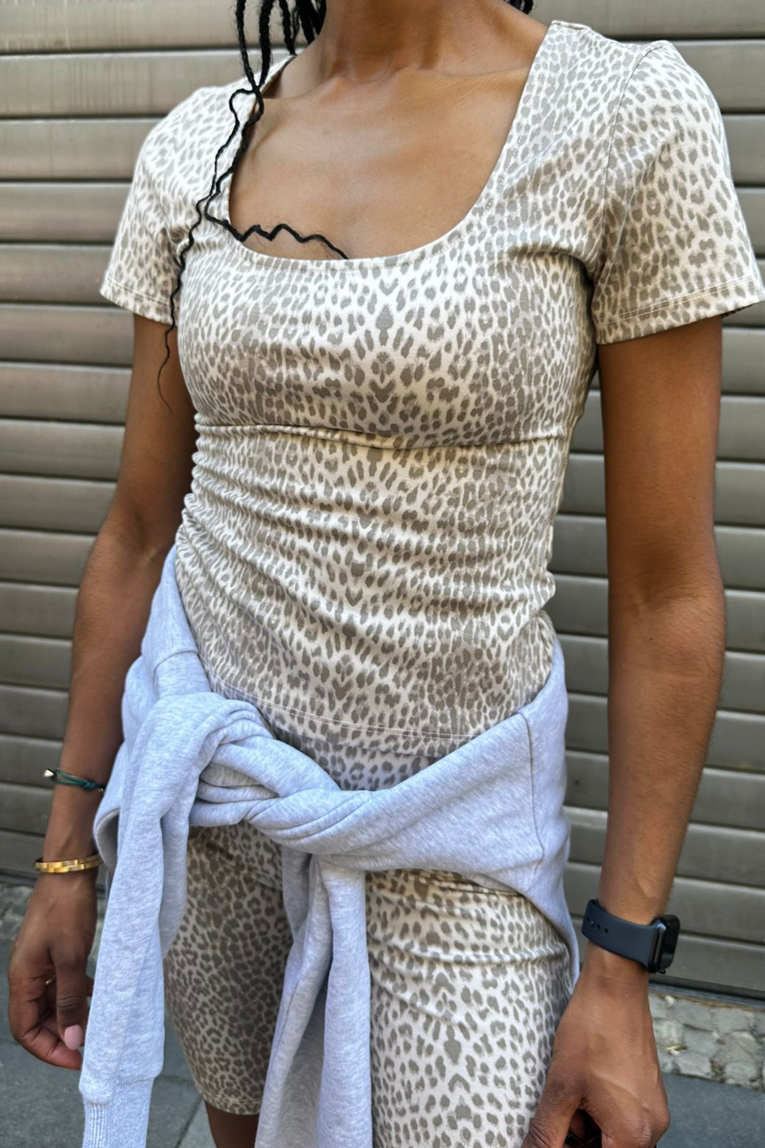 oh-april-the-micro-leo-moment-set-micro-leo-beige image 1