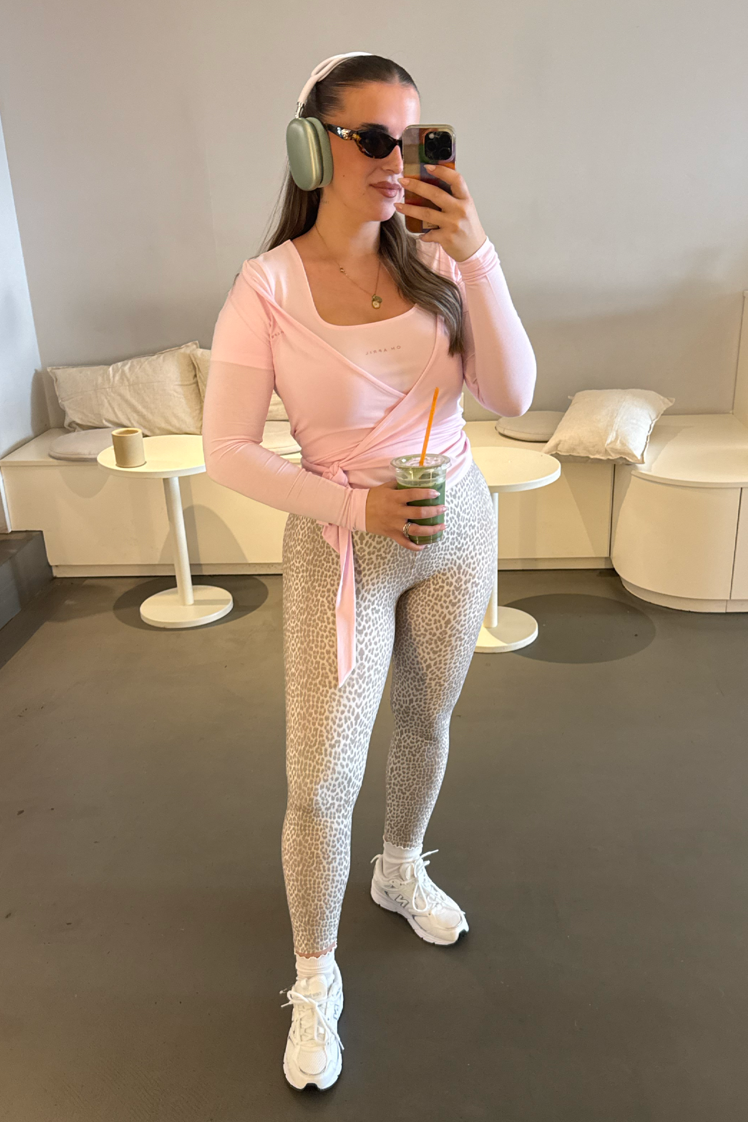 oh-april-rita-cropped-leggings-micro-leo-beige-7-8 image 1
