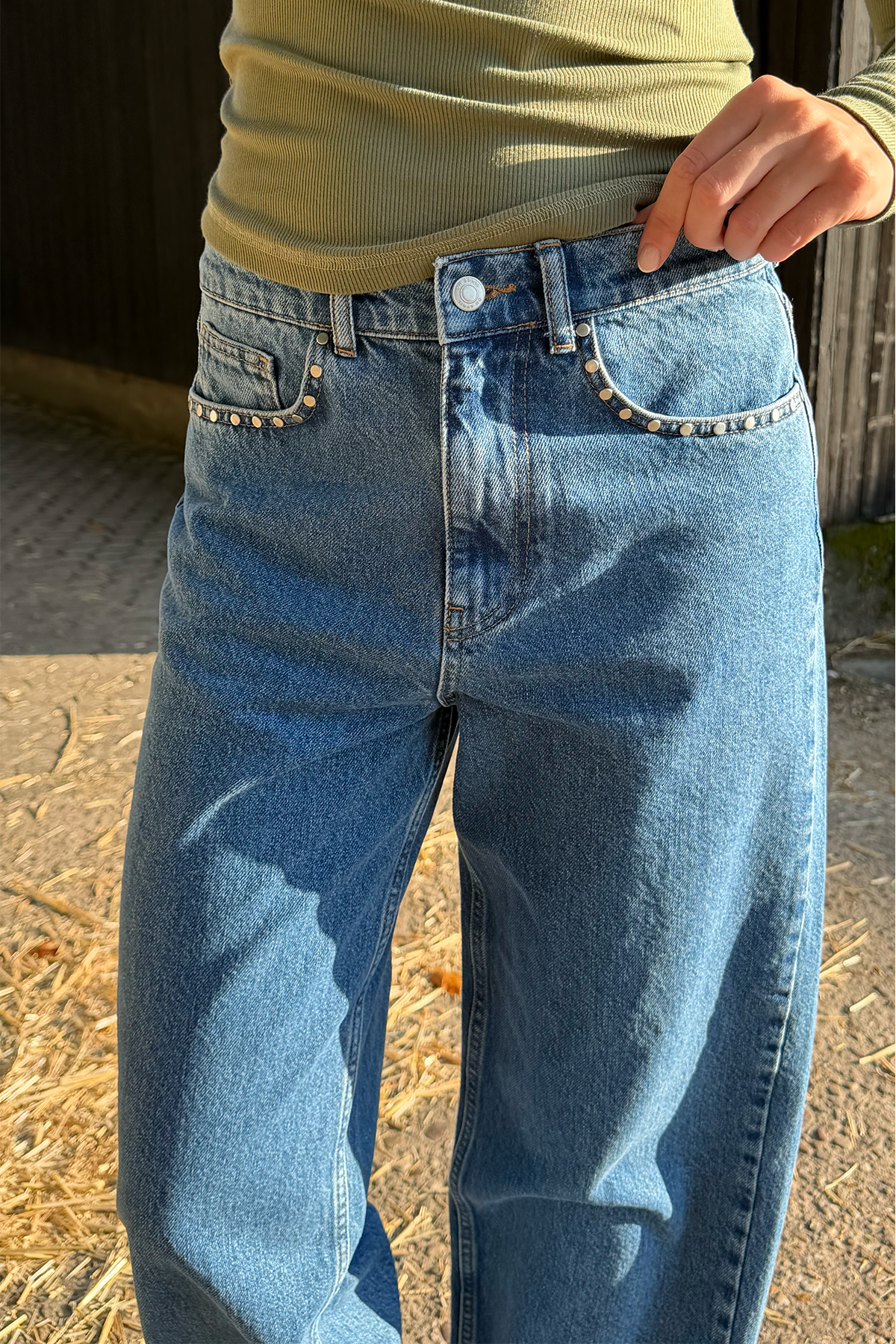 oh-april-jutta-denim-pants-mid-blue-jeans image 7