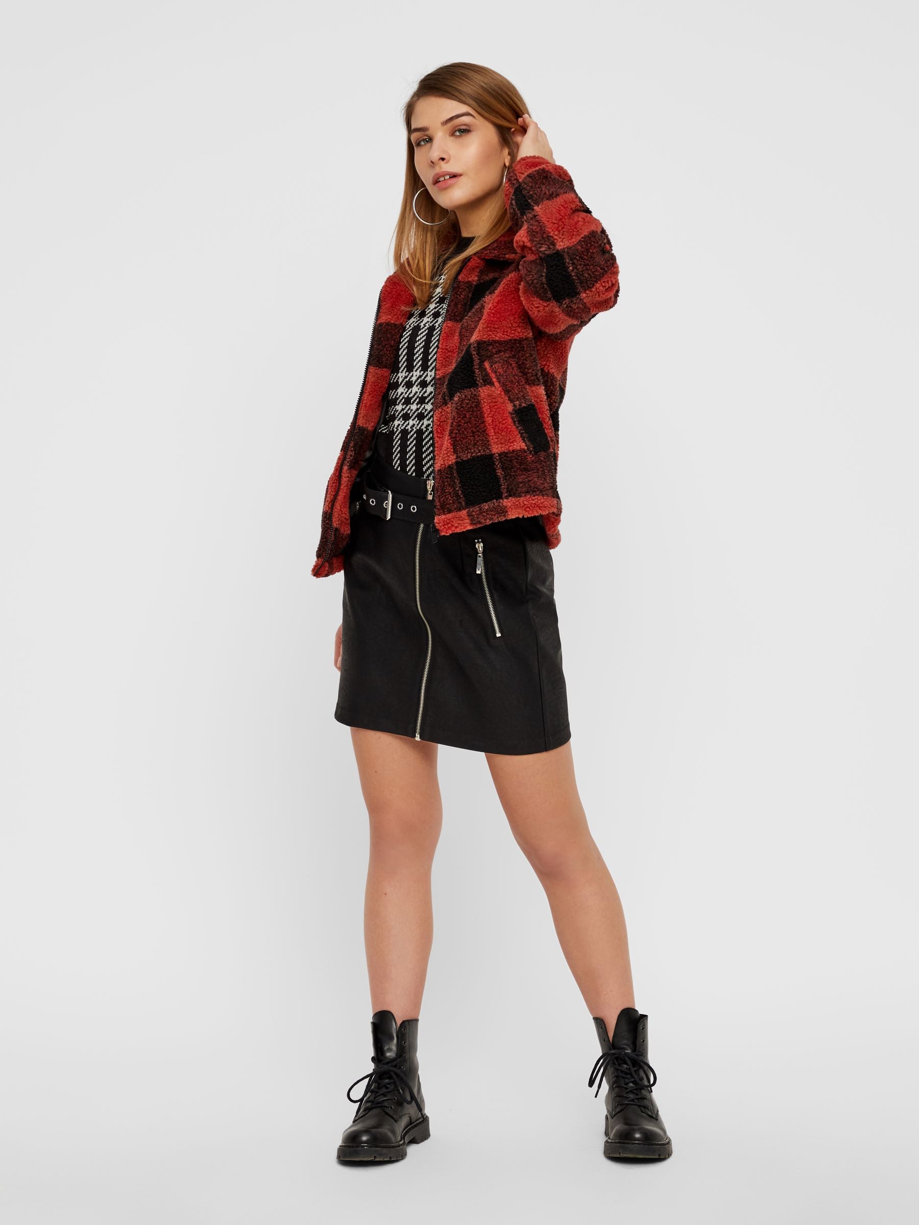 noisy-may-teddyjacke-kunstfelljacke-mit-rei-verschluss image 4