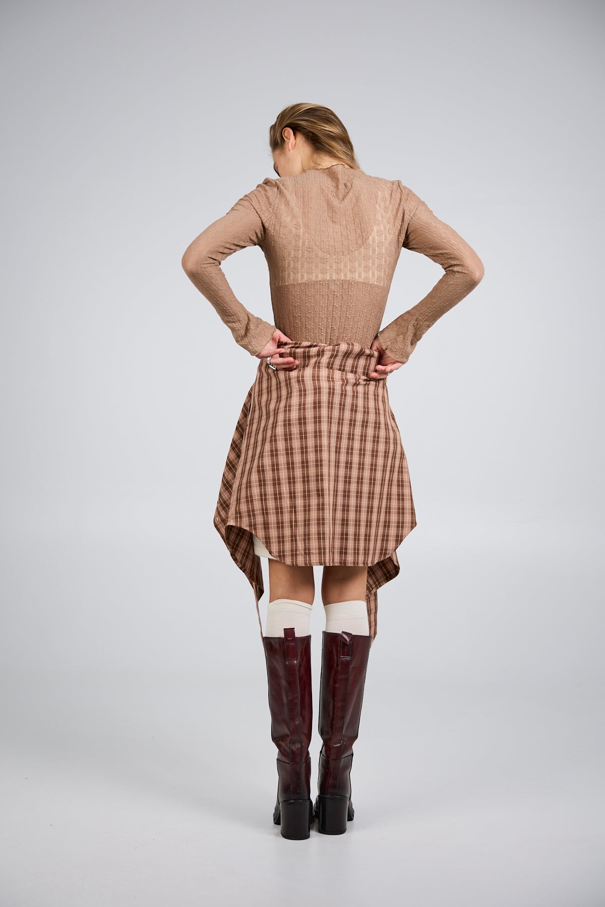 oh-april-zahara-lace-longsleeve-almond-mist-figurbetont image 7