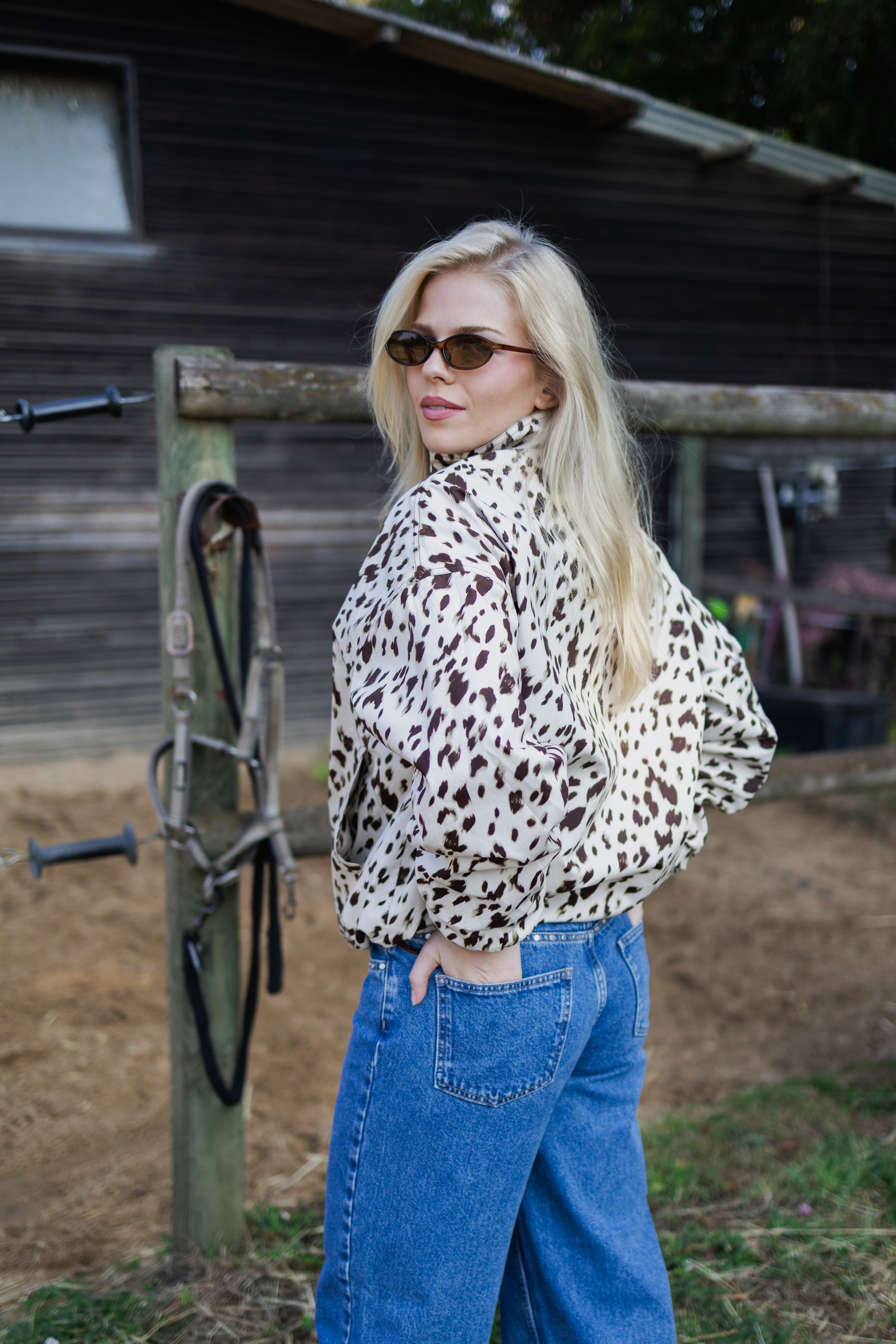 oh-april-amine-reversible-jacket-dark-brown-cow image 8