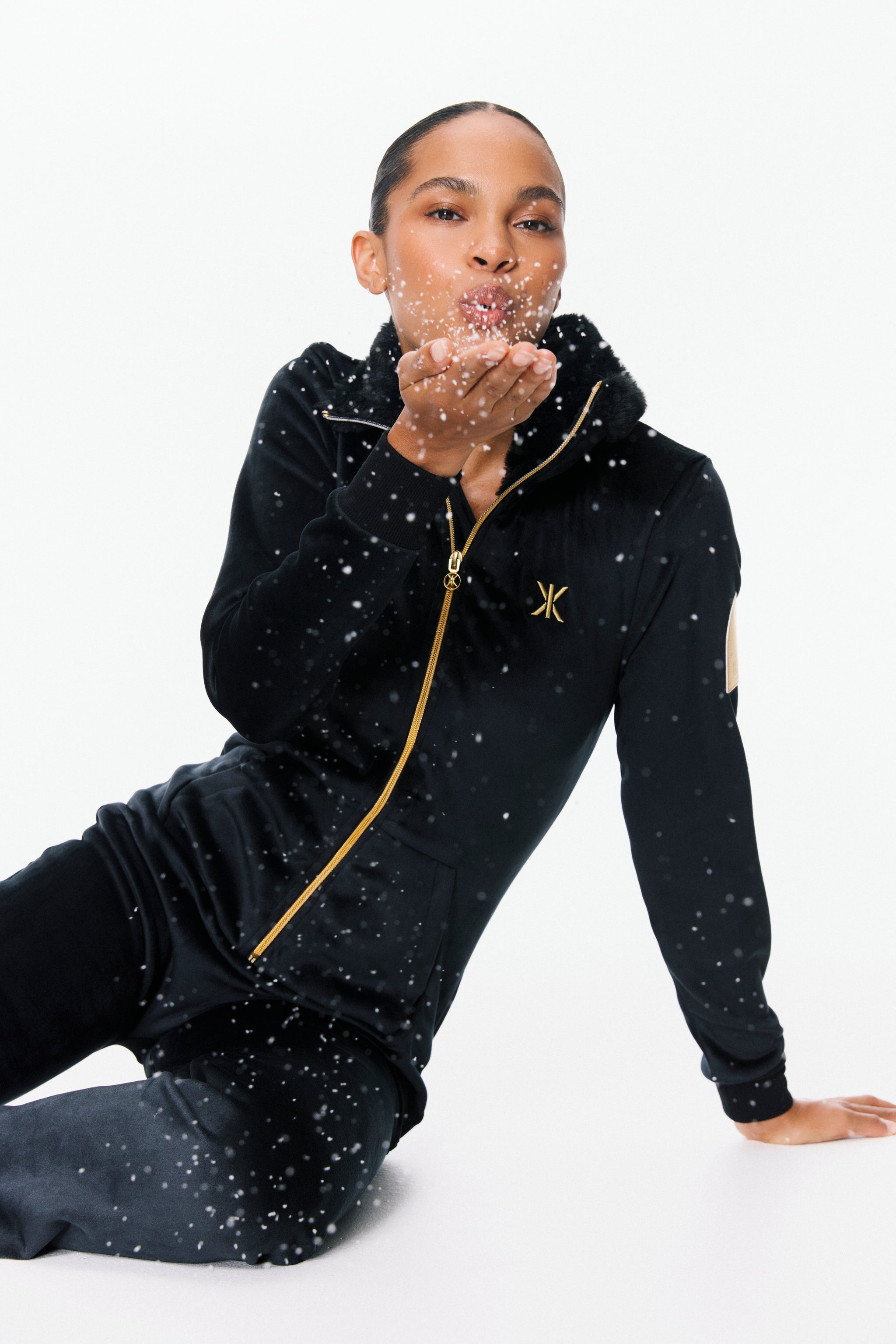 onepiece-alps-soft-velvet-flared-jumpsuit-schwarz-samt image 8