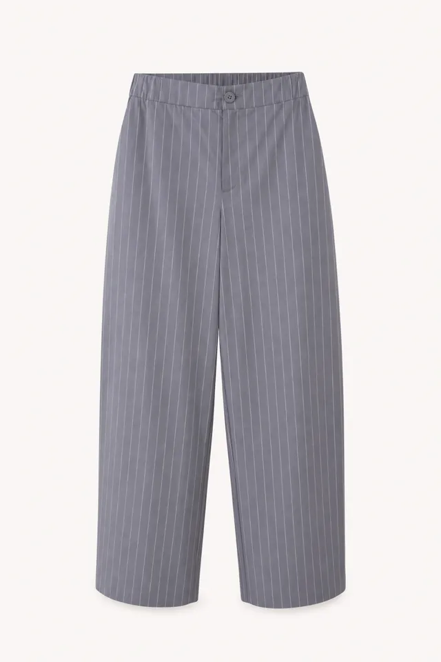oh-april-tracksuit-pants-hose-dark-grey-nadelstreifen image 1
