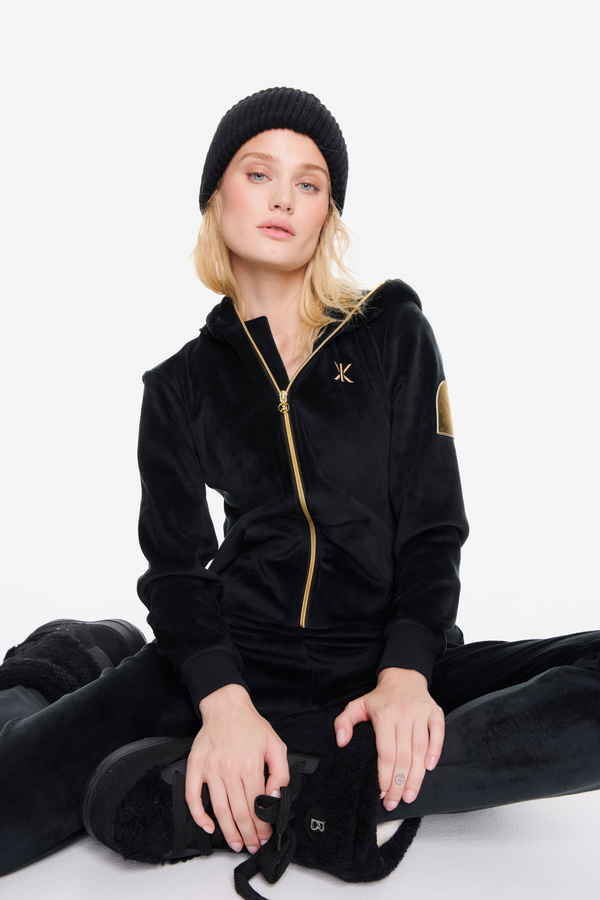 onepiece-alps-soft-velvet-fitted-jumpsuit-schwarz image 5