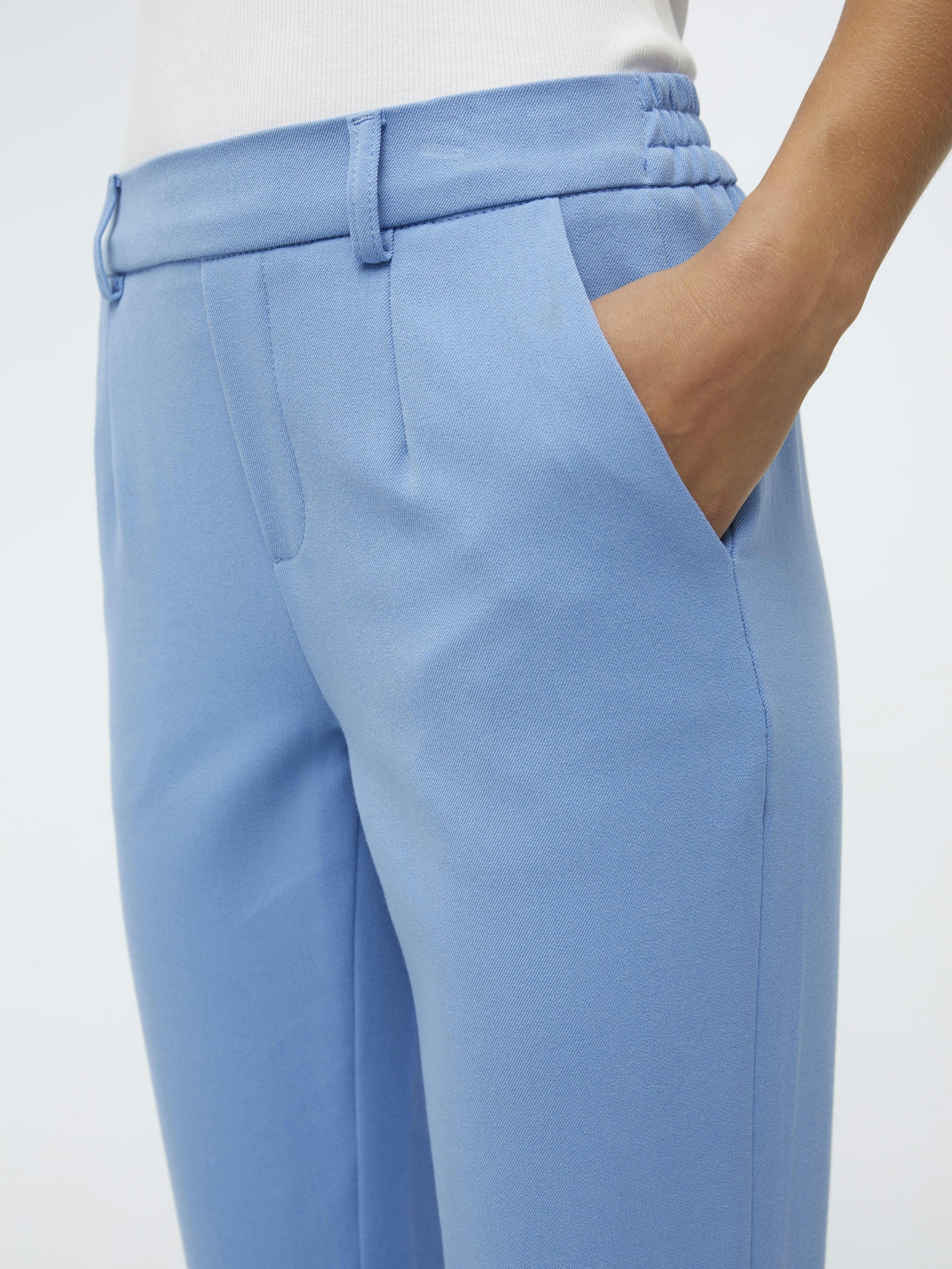 object-objlisa-slim-stoffhose-cropped-mit-bundfalten-5 image 5