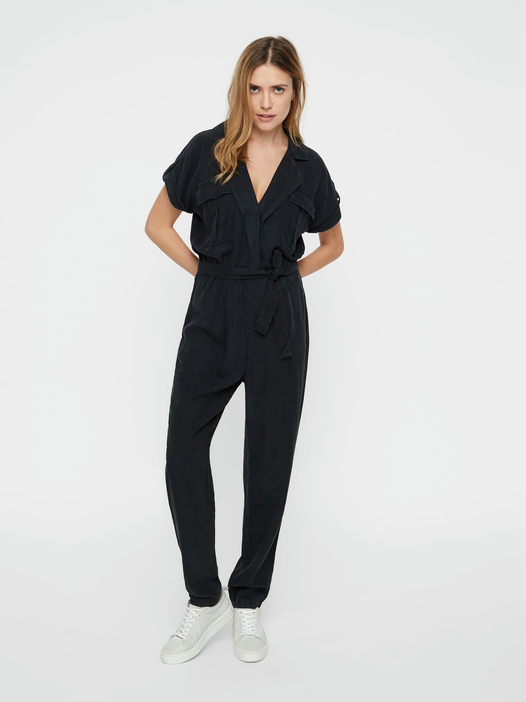 noisy-may-jumpsuit-kurzarm-schwarz-mit-g-rtel image 4