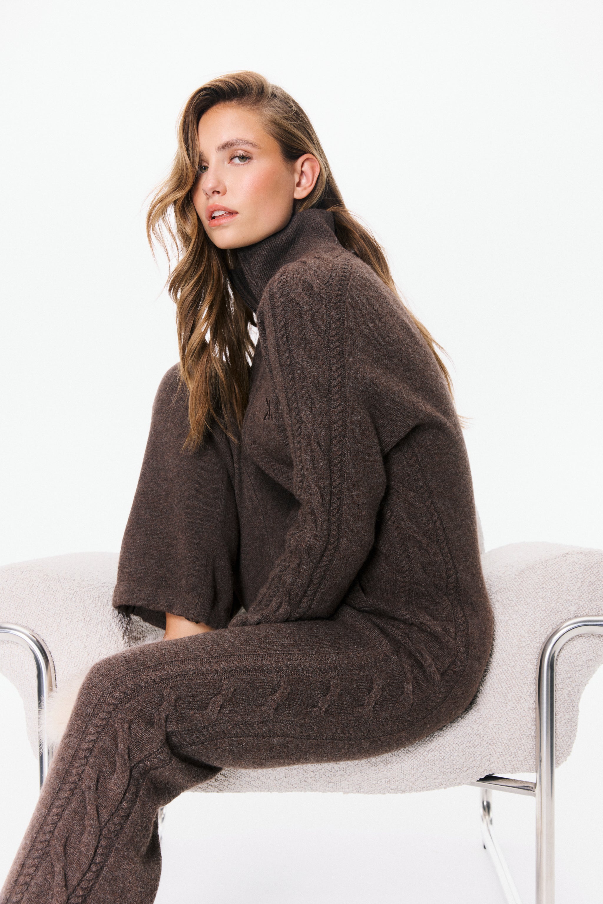 onepiece-cable-lux-cashmere-jumpsuit-braun-wolle image 2