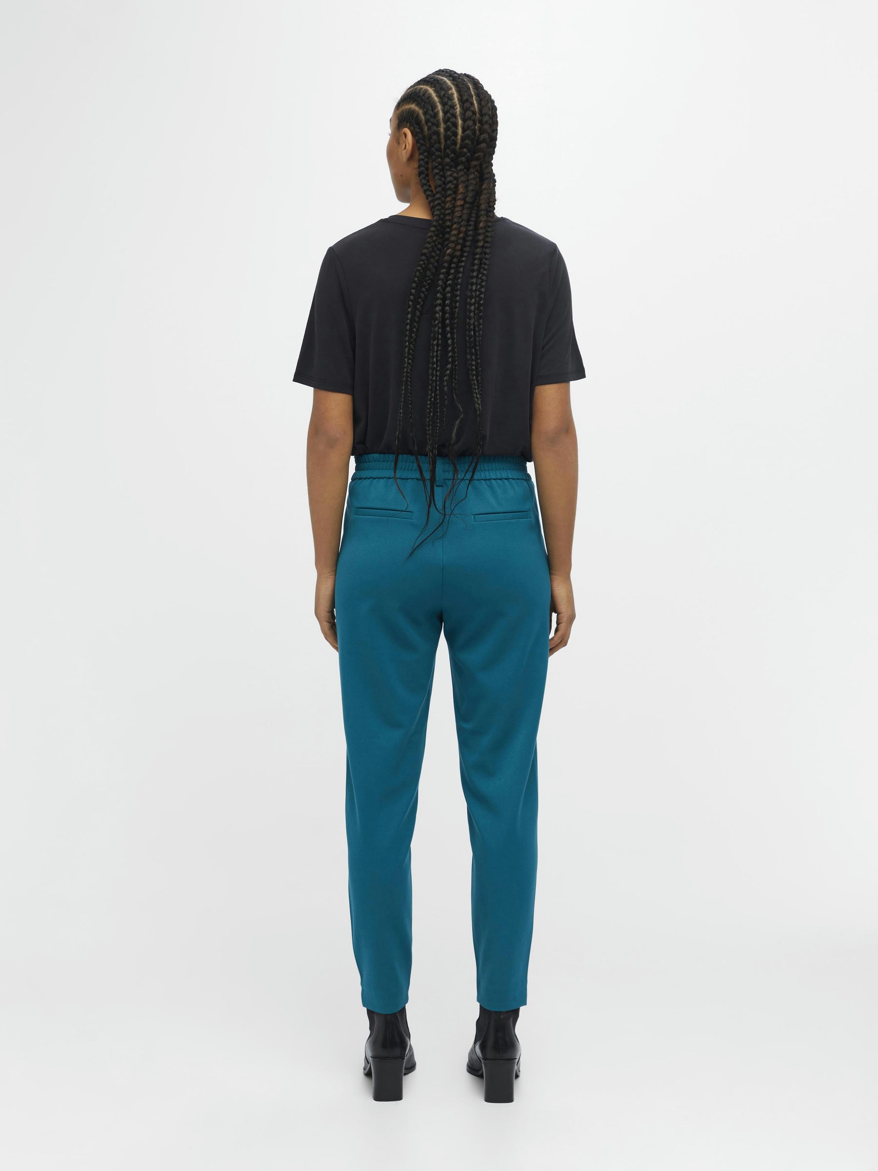 object-objlisa-hose-cropped-stretch-mittelhoch image 3