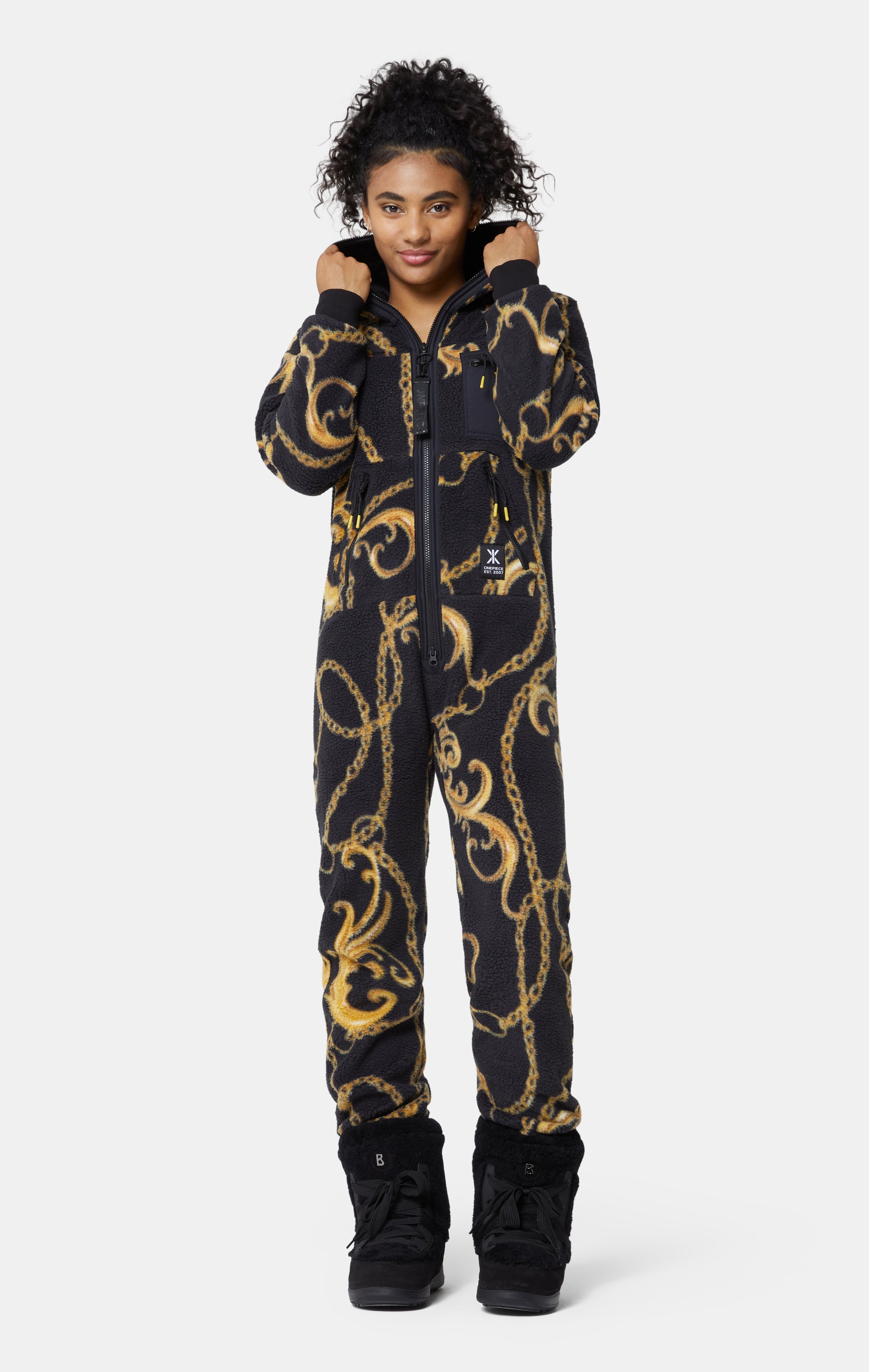 onepiece-gold-chain-fleece-jumpsuit-overall-schwarz-muster image 4
