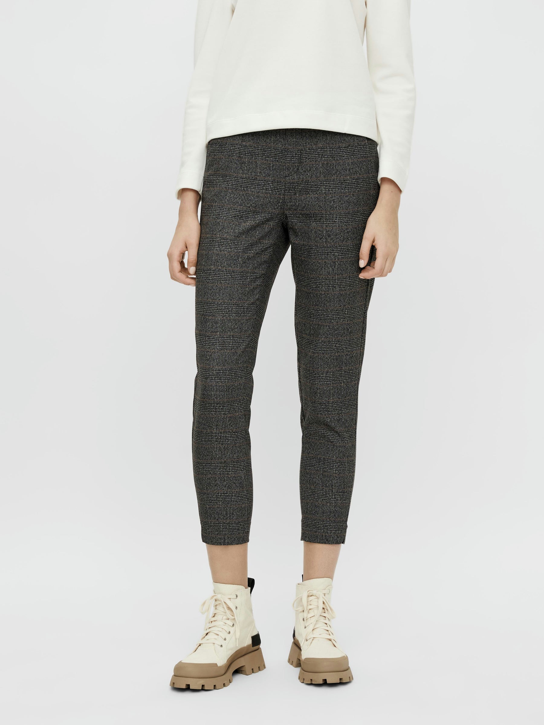 object-objilisa-slim-fit-hose-cropped-b-gelfalte-5 image 3
