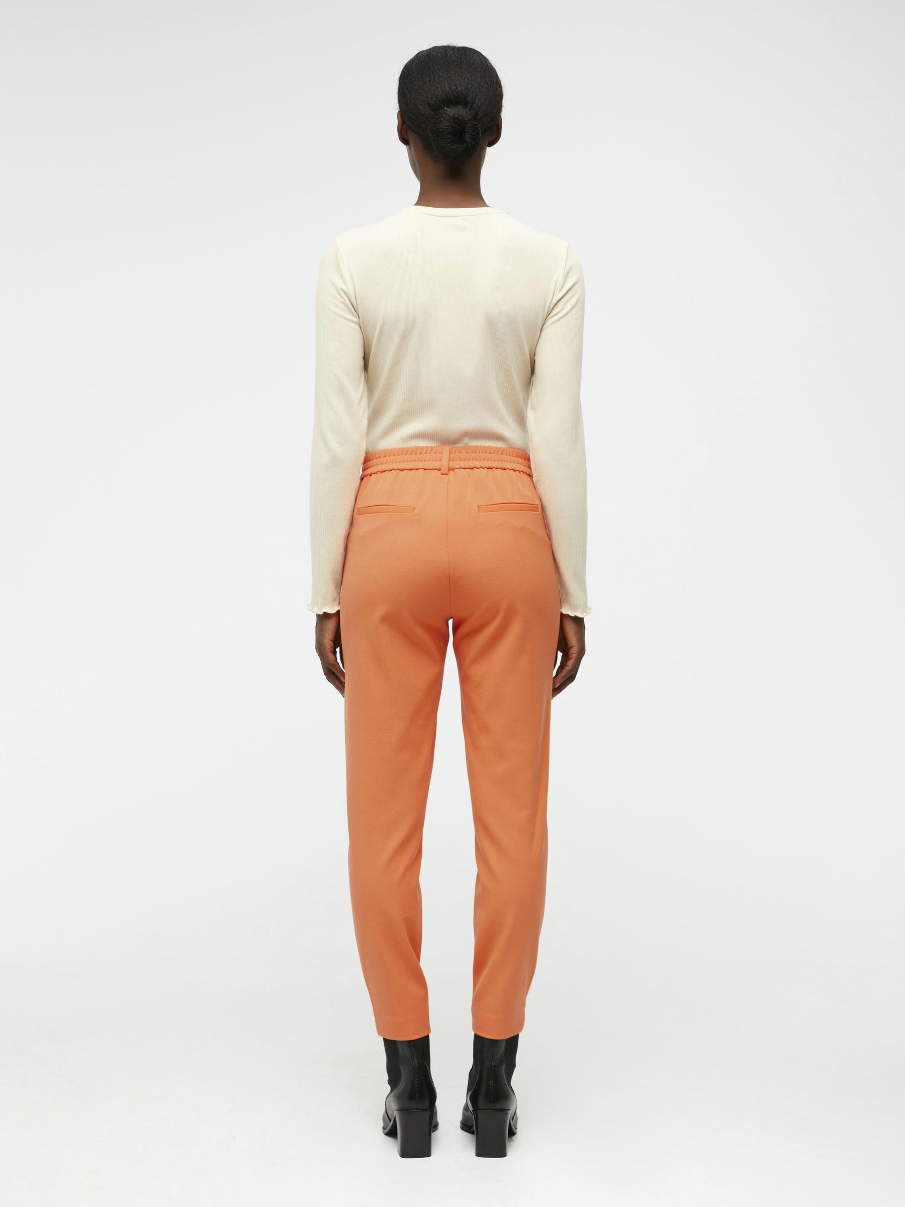 object-objlisa-slim-cropped-hose-bundfalten-schwarz image 3
