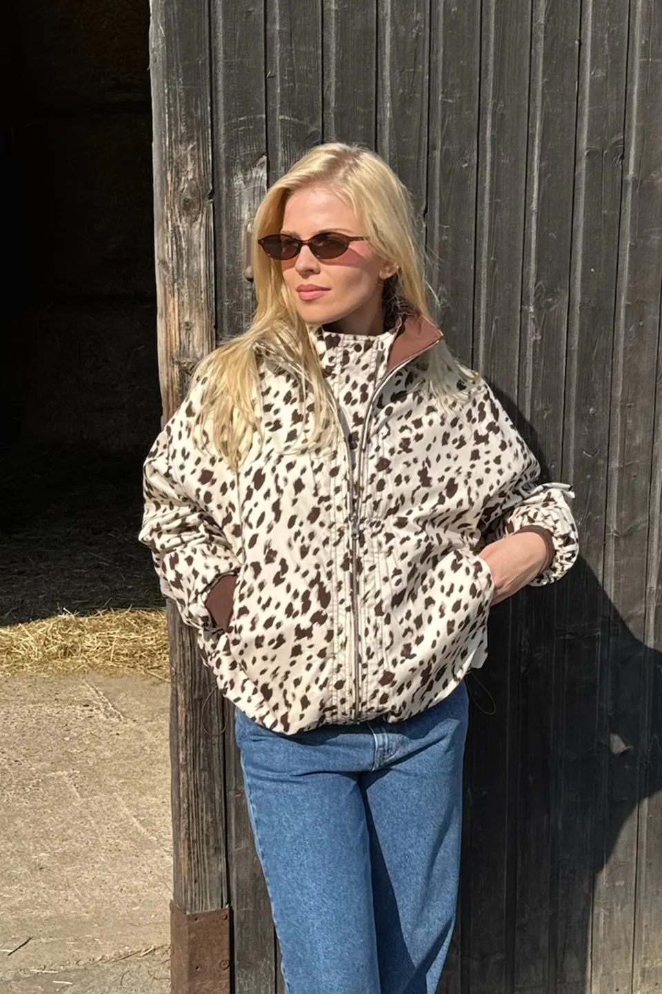 oh-april-amine-reversible-jacket-dark-brown-cow image 1