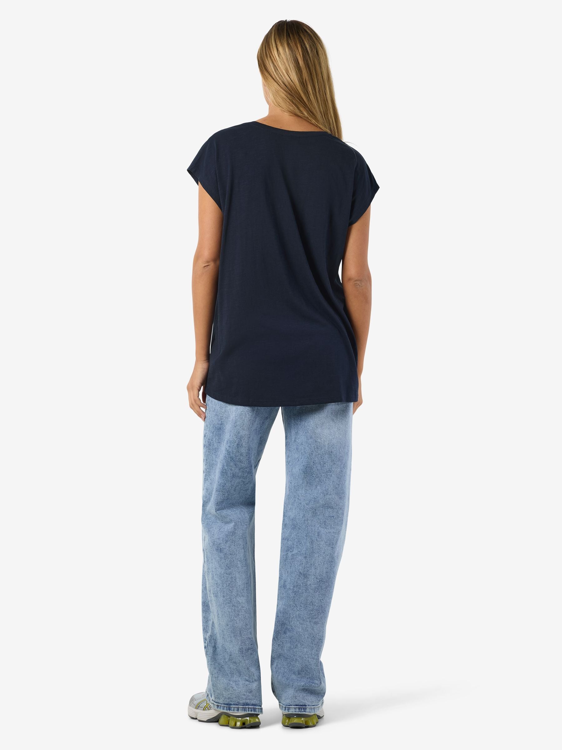 noisy-may-mathilde-t-shirt-damen-oversized-bio image 4