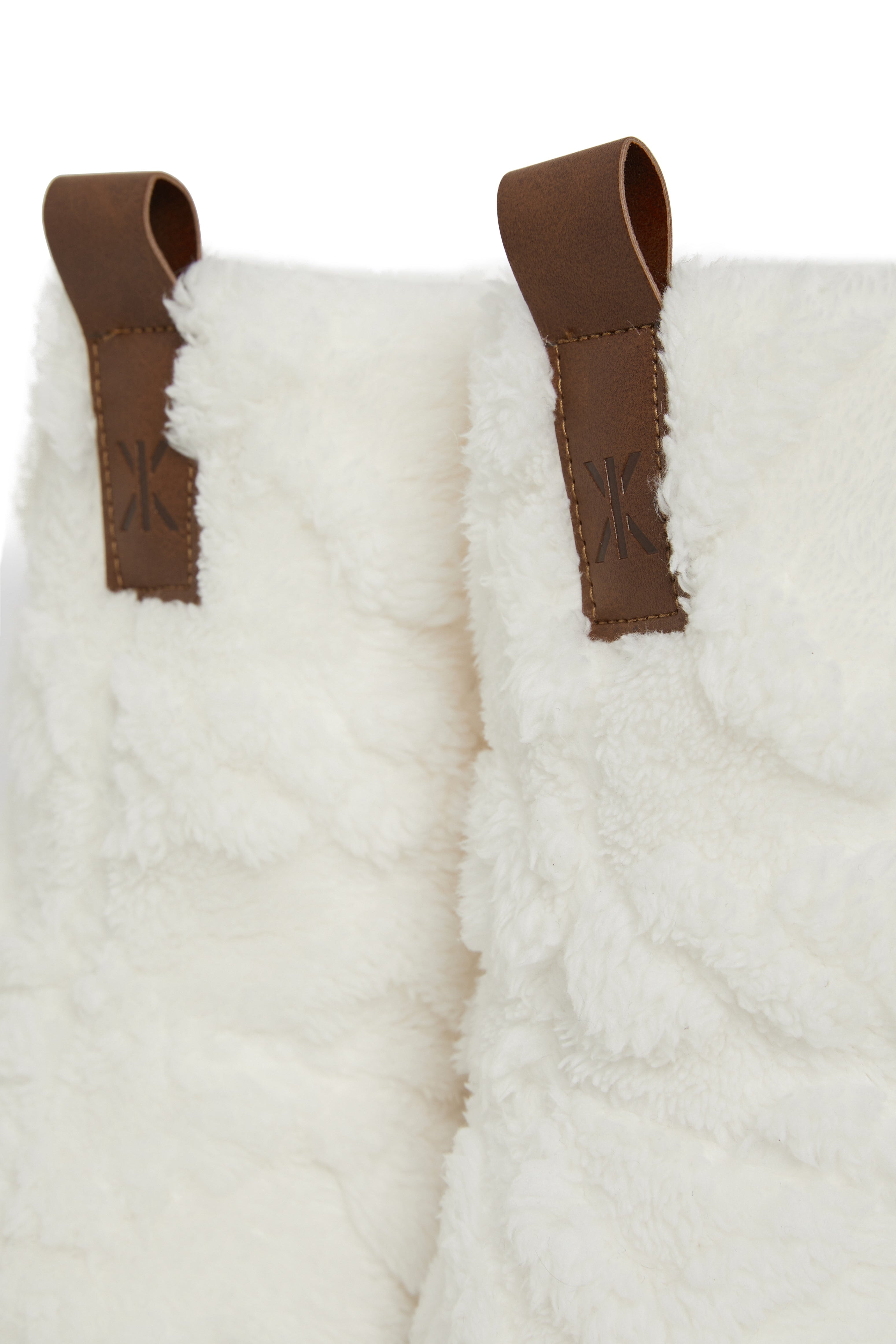 onepiece-puppy-cable-slippers-hausschuhe-off-white-fleece image 3
