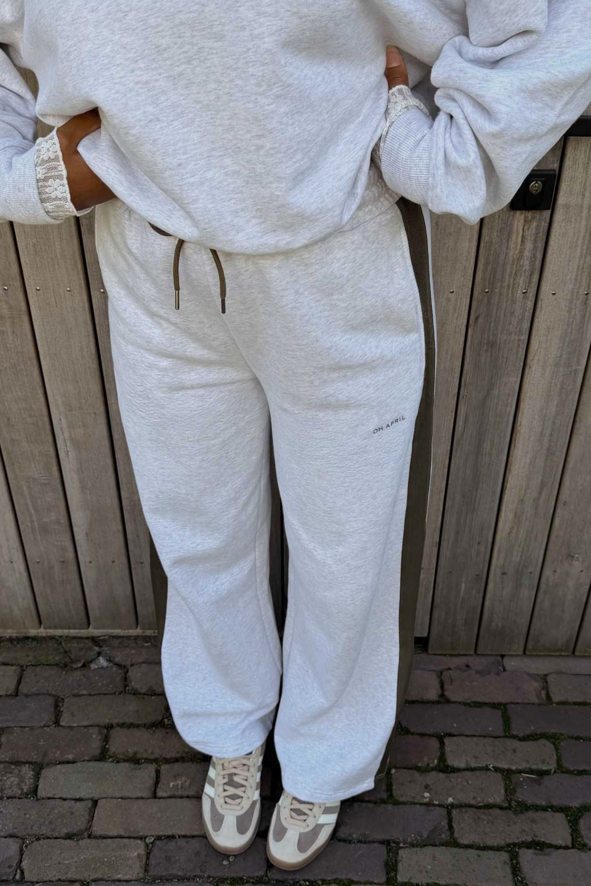 oh-april-kael-sweatpants-hose-grey-melange-baumwolle image 2