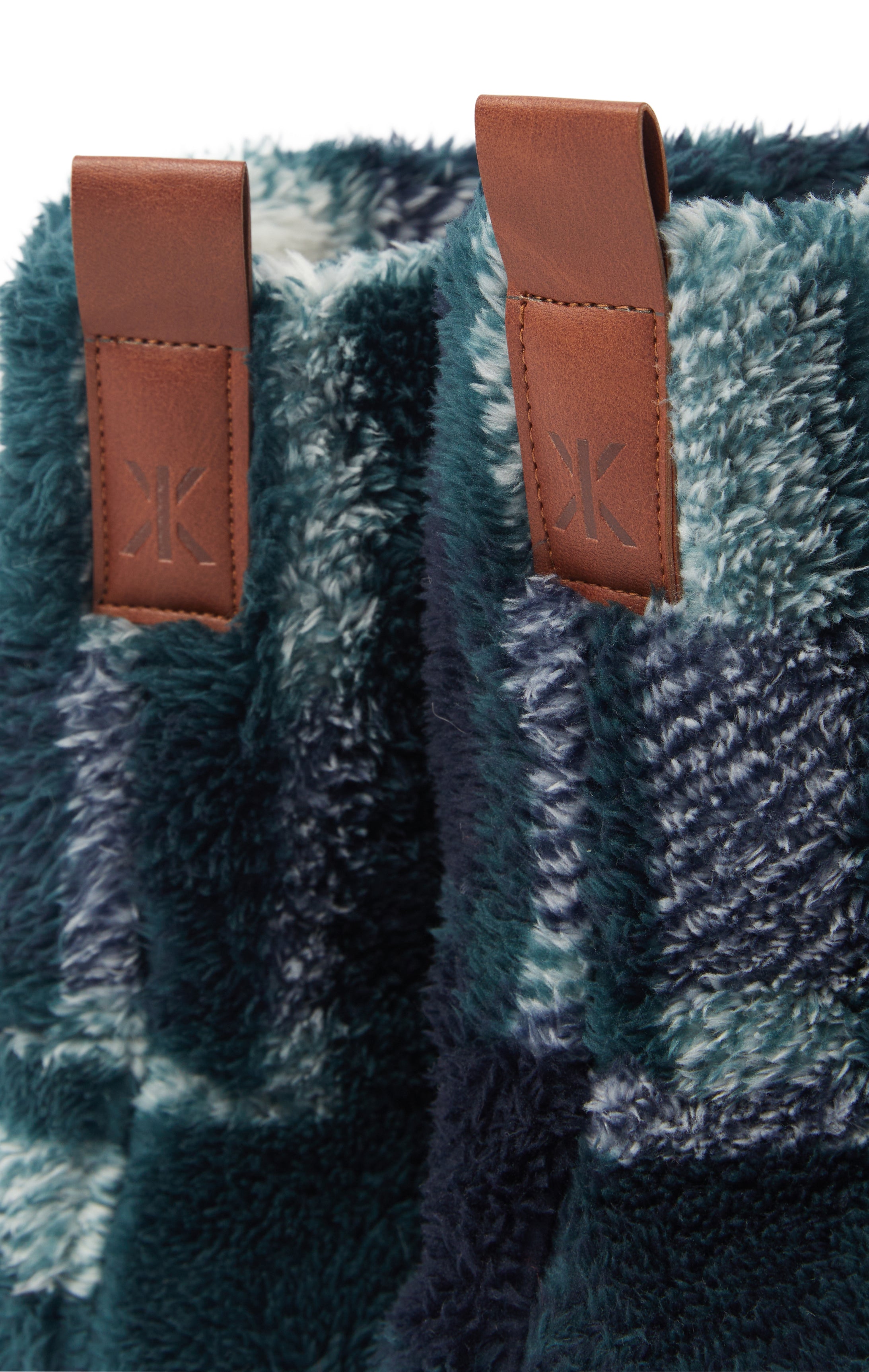 onepiece-puppy-slippers-hausschuhe-green-check-fleece image 3