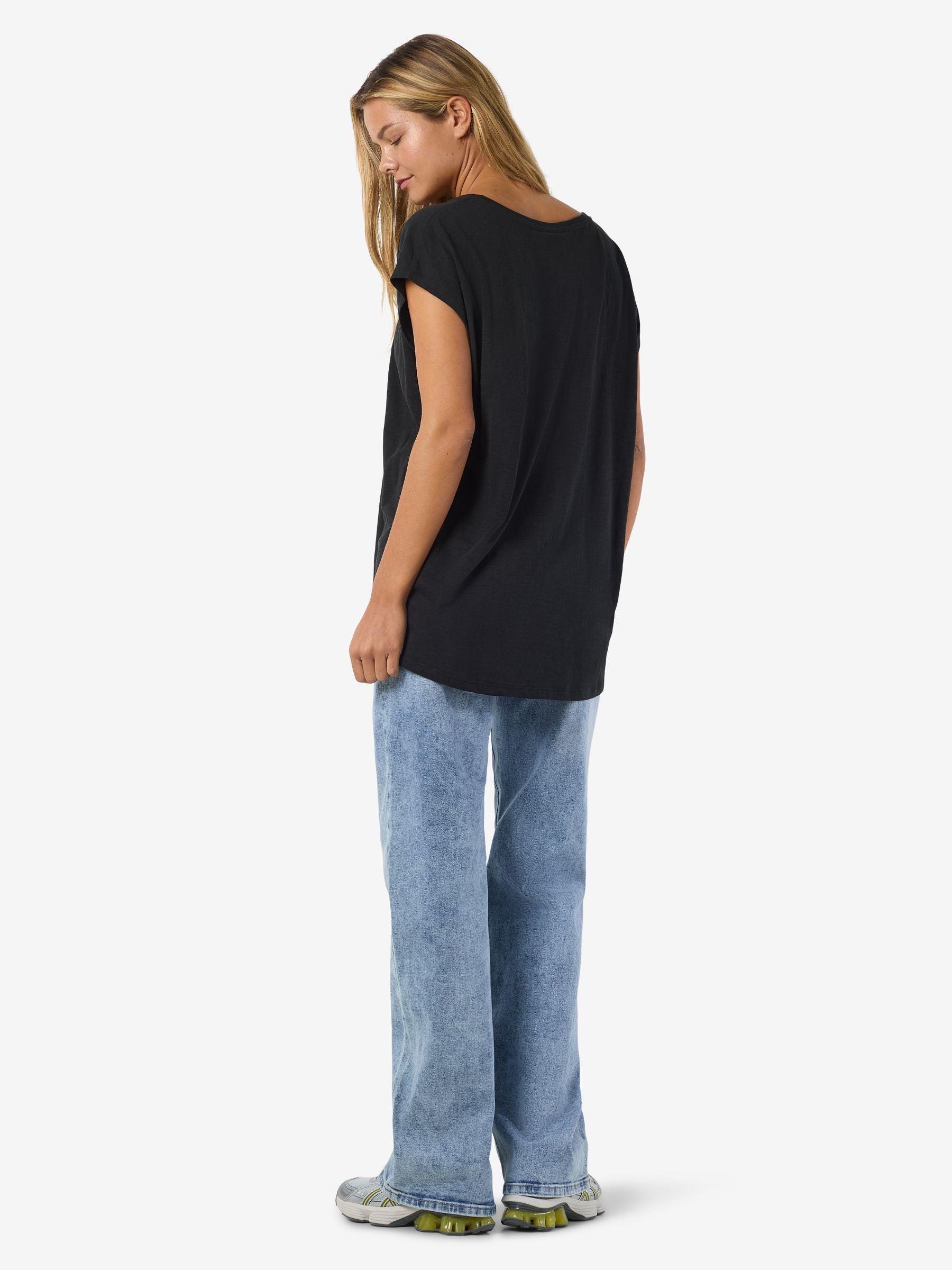 noisy-may-mathilde-shirt-damen-oversize-bio-baumwolle image 5
