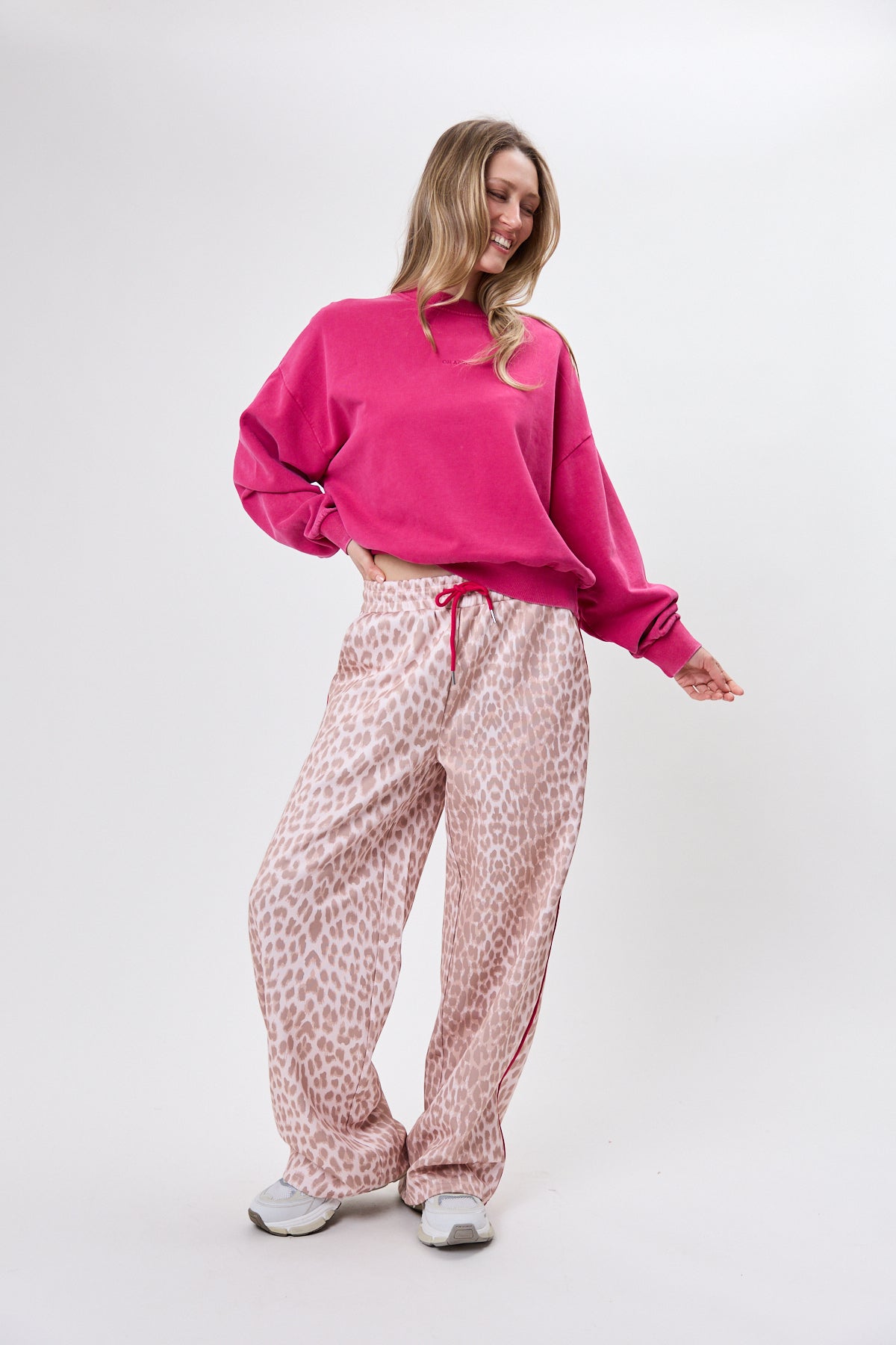 oh-april-kael-trackpants-leo-baby-rose-relaxed-fit image 2