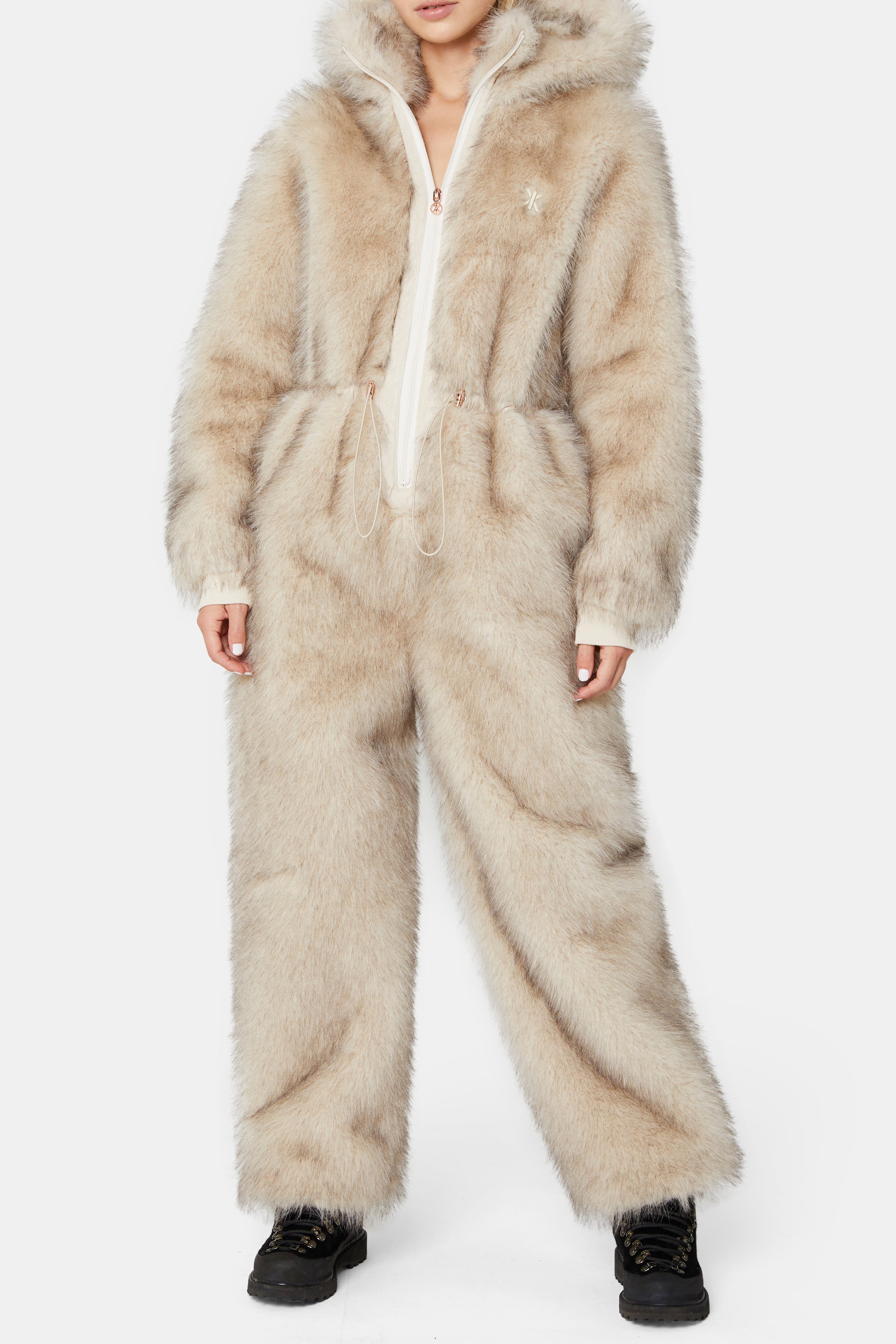 onepiece-the-housewife-jumpsuit-overall-beige-kunstfell-damen image 4