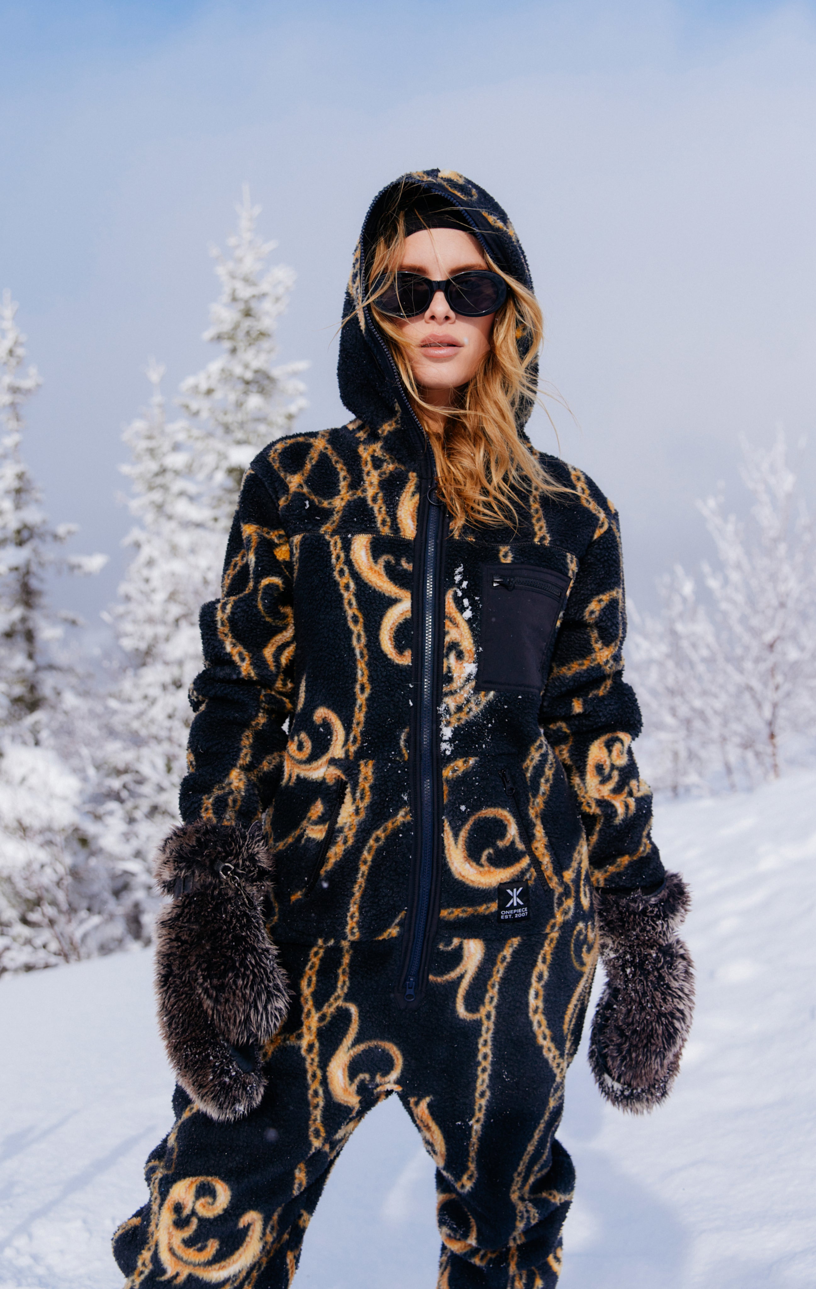 onepiece-gold-chain-fleece-jumpsuit-overall-schwarz-muster image 7