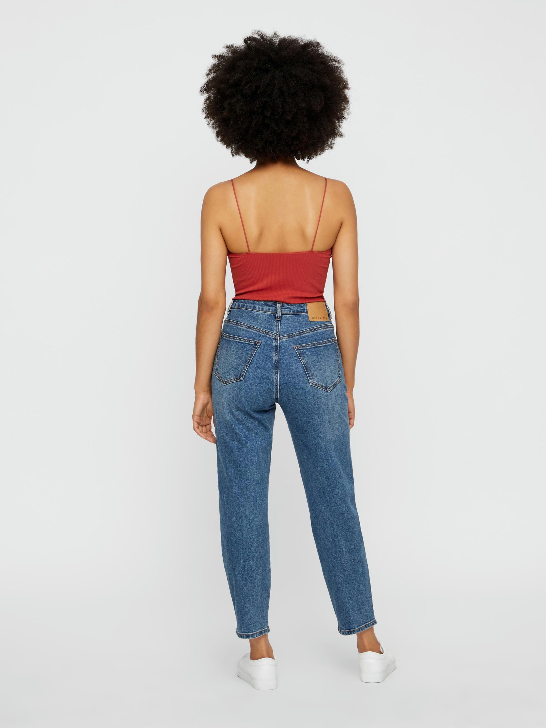 noisy-may-slim-body-rmellos-rundhals-elegant image 4