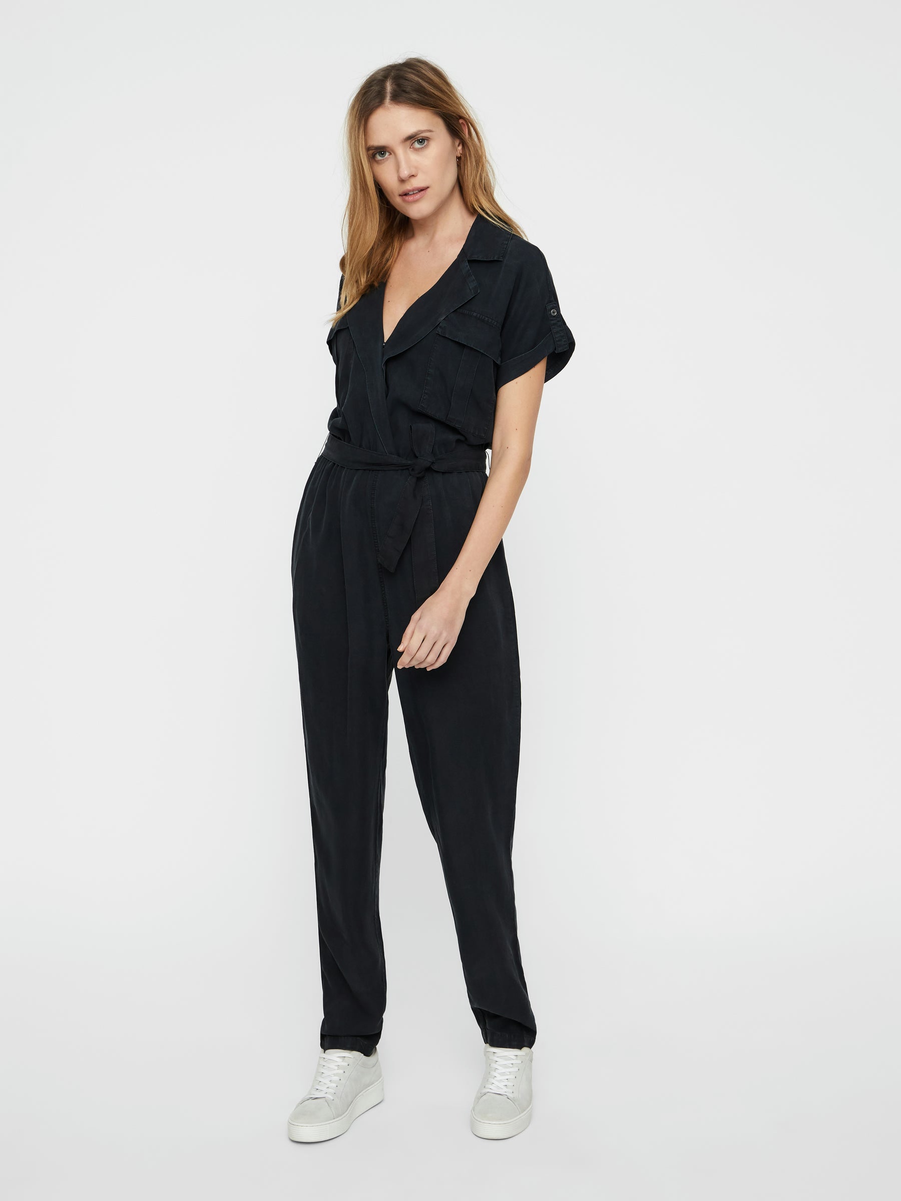 noisy-may-jumpsuit-kurzarm-schwarz-mit-g-rtel image 2