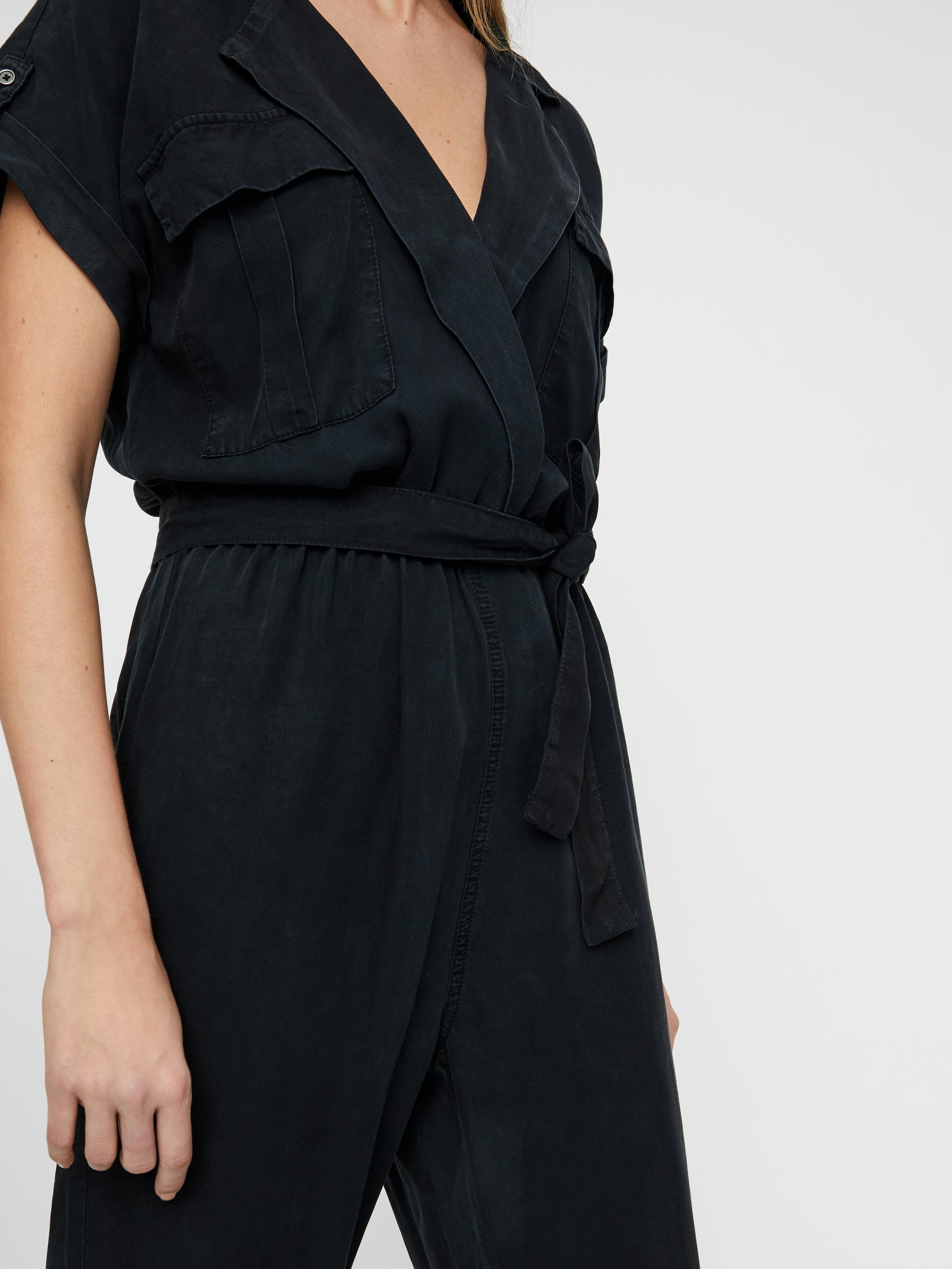 noisy-may-jumpsuit-kurzarm-schwarz-mit-g-rtel image 5