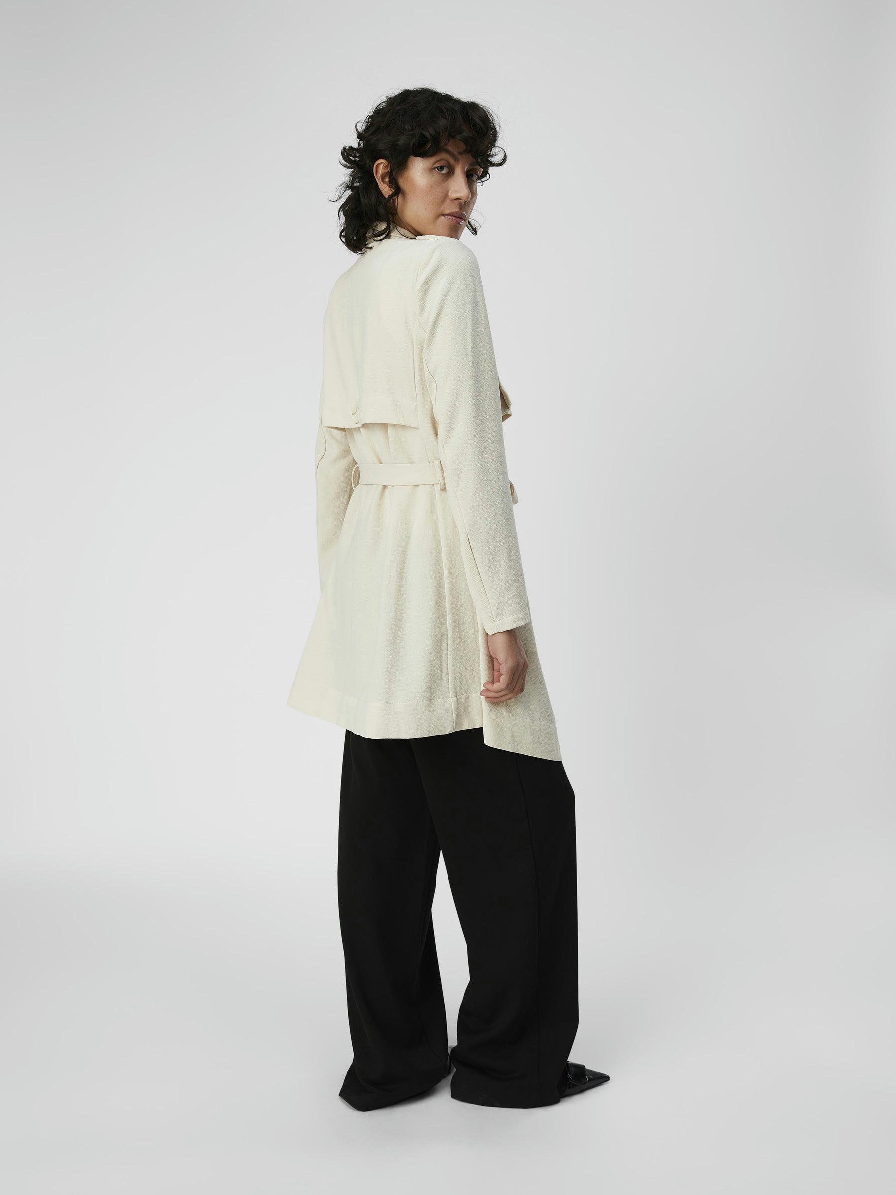 object-objannlee-kurze-jacke-mit-bindeg-rtel image 3