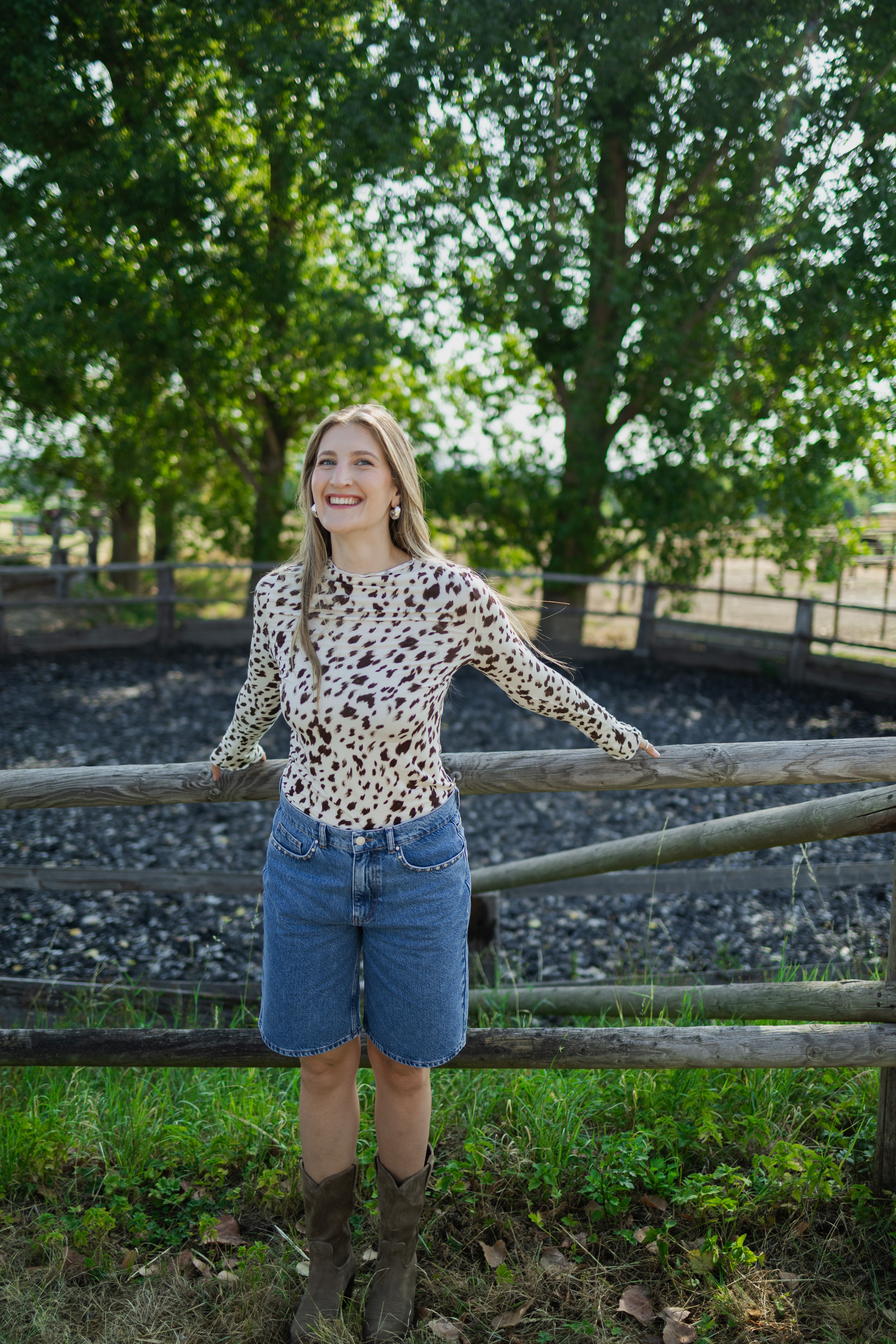 oh-april-zahara-soft-longsleeve-shirt-cow-print-slim-fit image 3