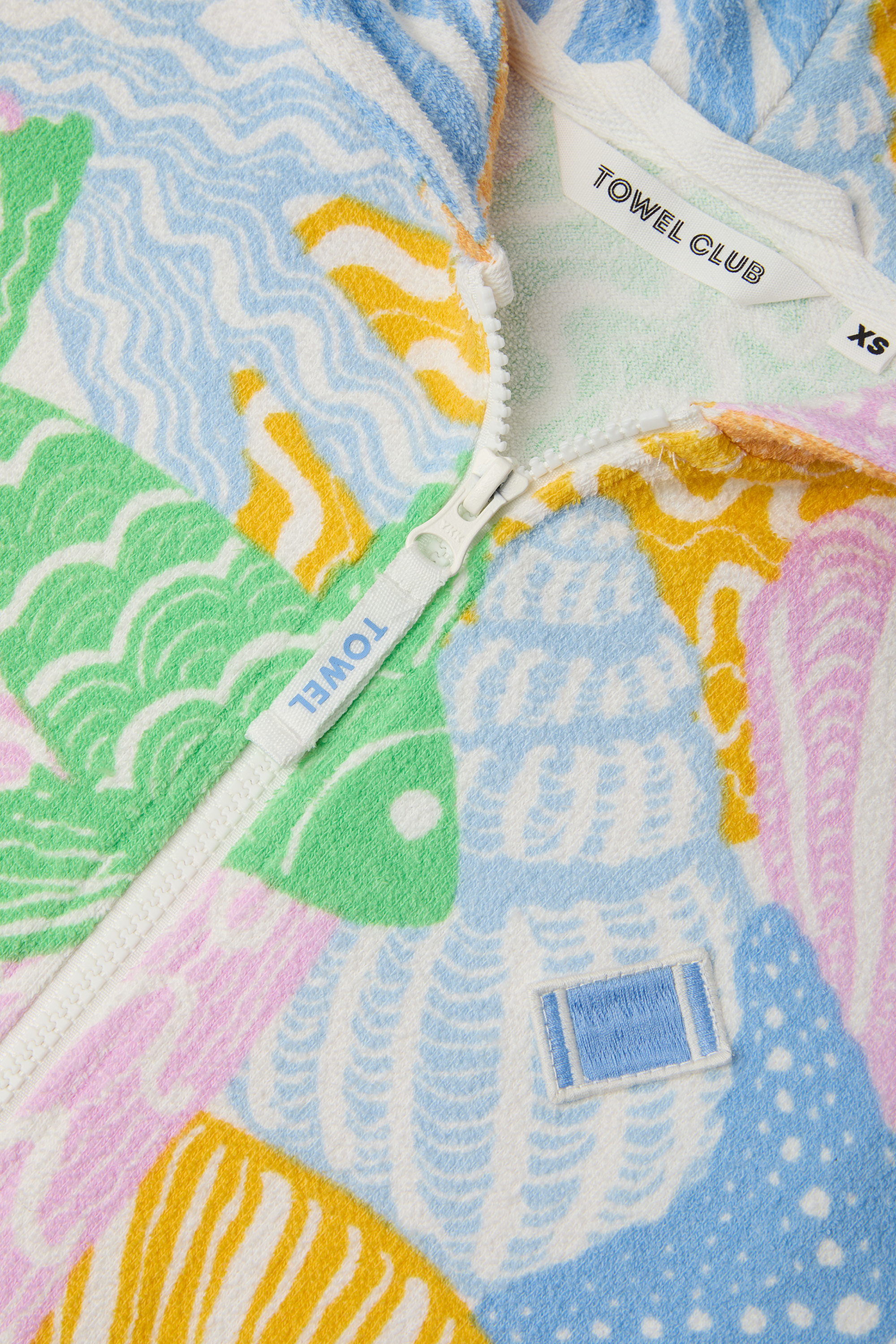onepiece-towel-club-short-fitted-jumpsuit-print-bunt image 2
