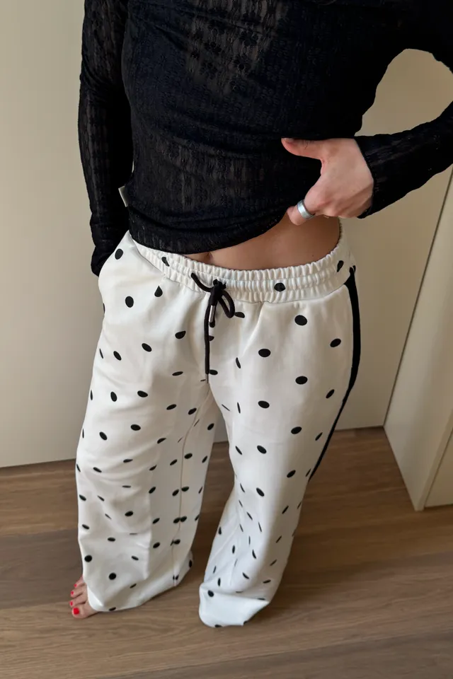 oh-april-kael-trackpants-hose-off-white-polkadot-punkte image 1