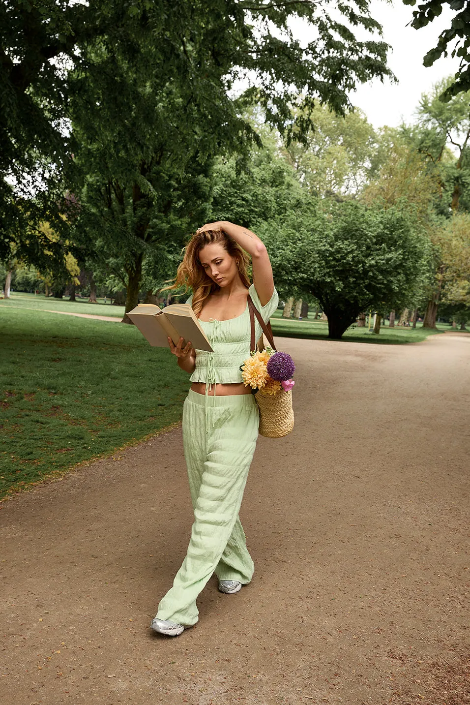 oh-april-mint-to-be-set-noemi-blouse-floris-pants-mint image 1