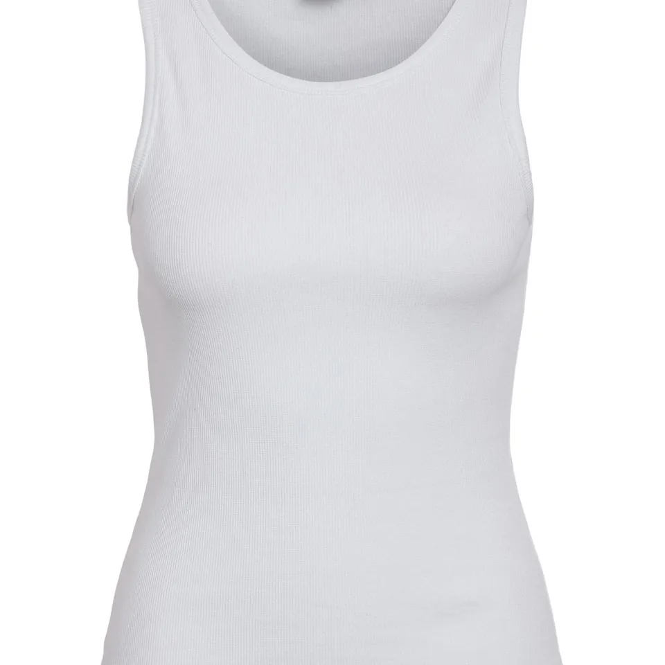 noisy-may-nmmaya-top-u-ausschnitt-ripp-slim-fit-6 image 1