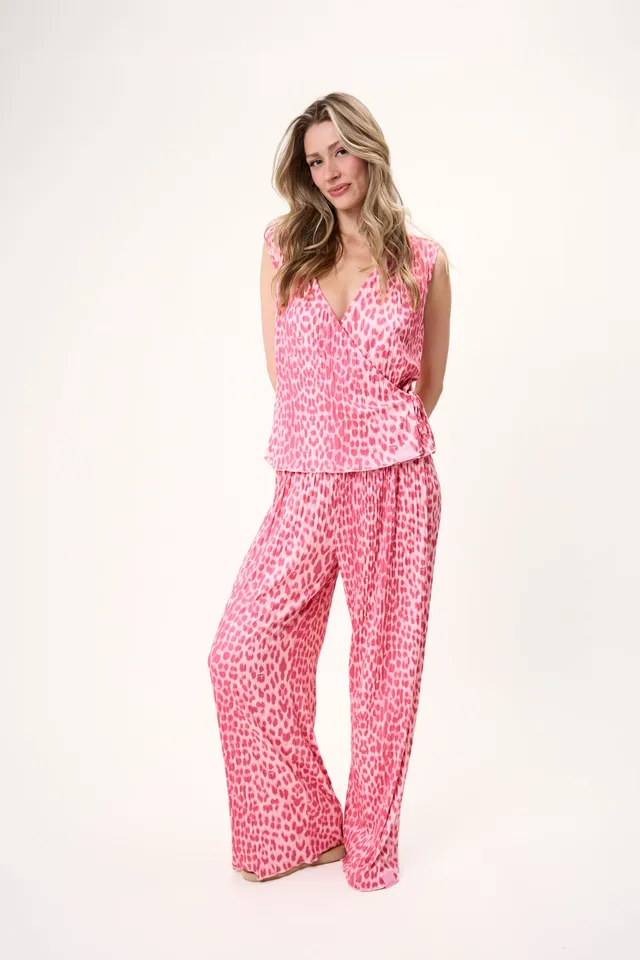 oh-april-leo-plissee-power-set-loungeset-leo-raspberry image 1